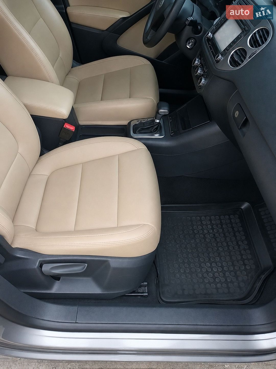 Volkswagen Tiguan 2010 VIN WVGZZZ5HZAW091276 фото оголошення 6 з 8