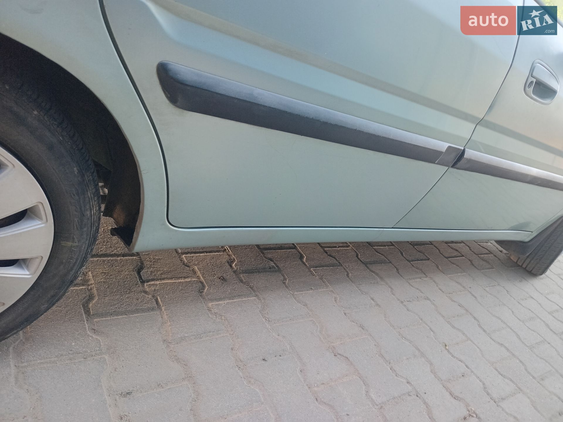 Hyundai Matrix 2001 VIN KMHPN81VP2U037155 фото оголошення 4 з 9