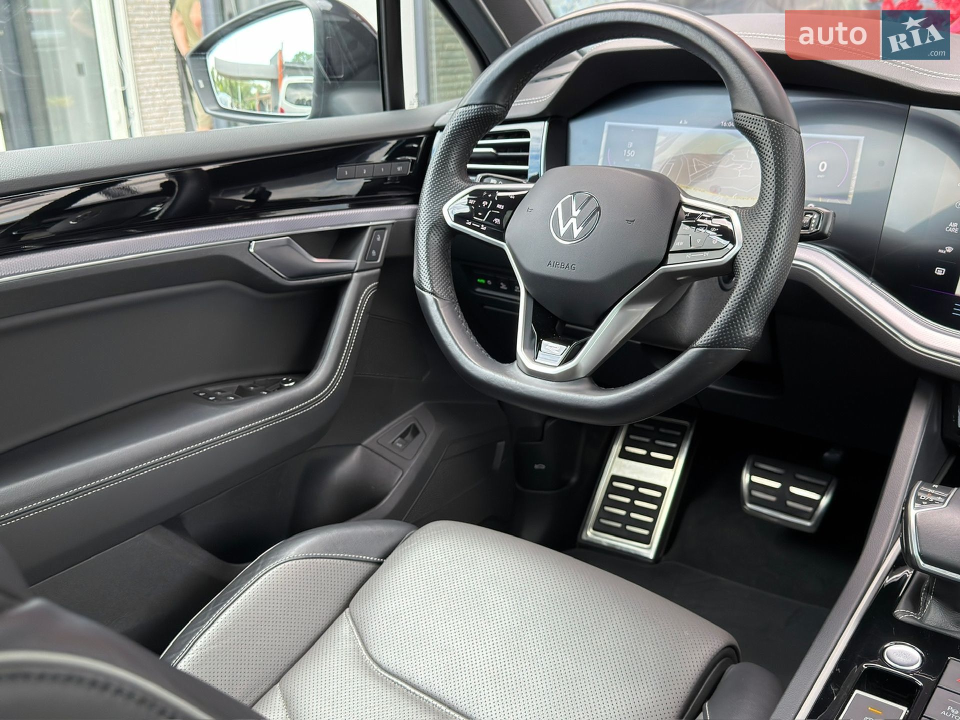Volkswagen Touareg 2022 VIN WVGZZZCRZND017354 фото оголошення 2 з 63
