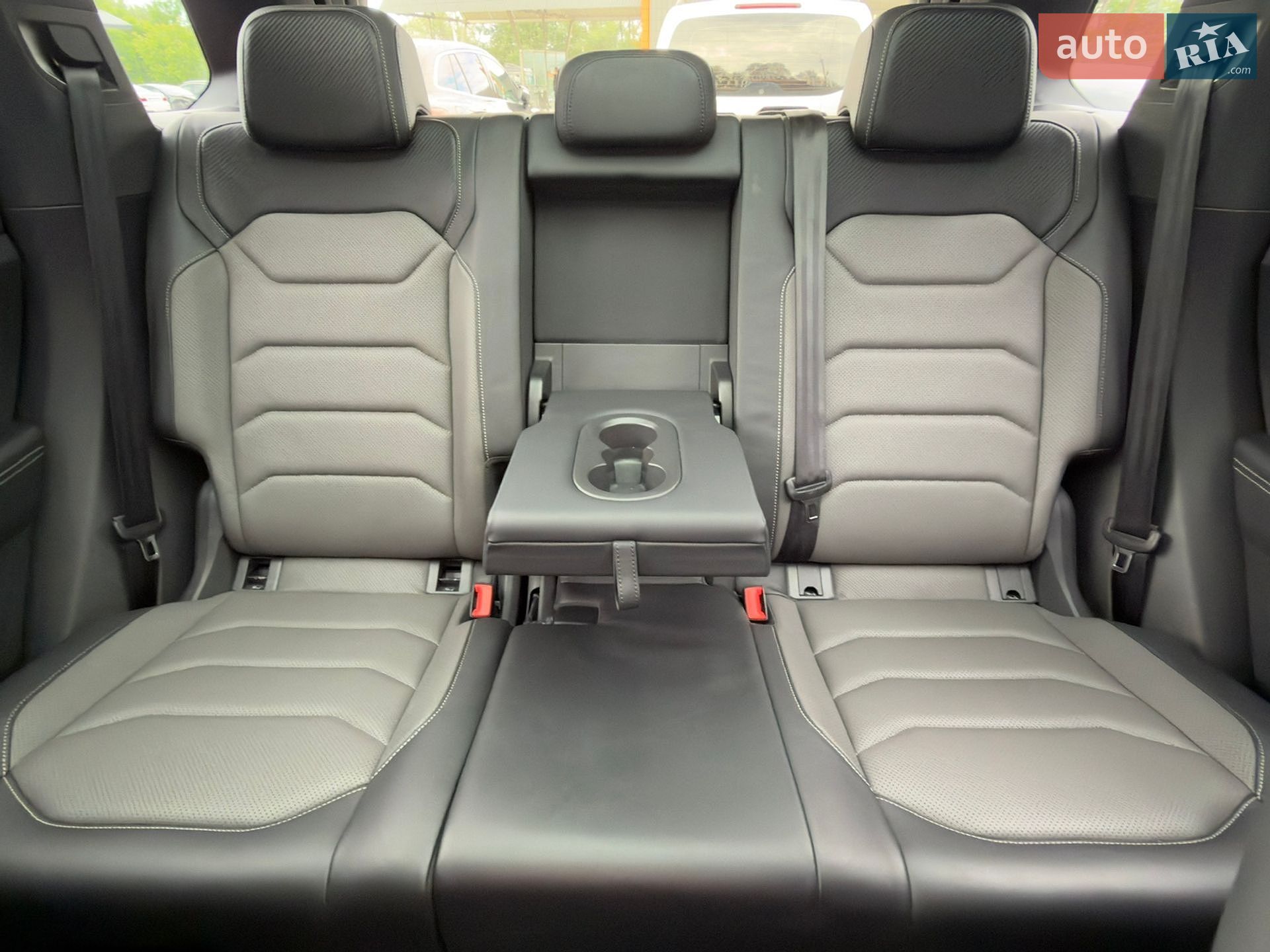 Volkswagen Touareg 2022 VIN WVGZZZCRZND017354 фото оголошення 13 з 63
