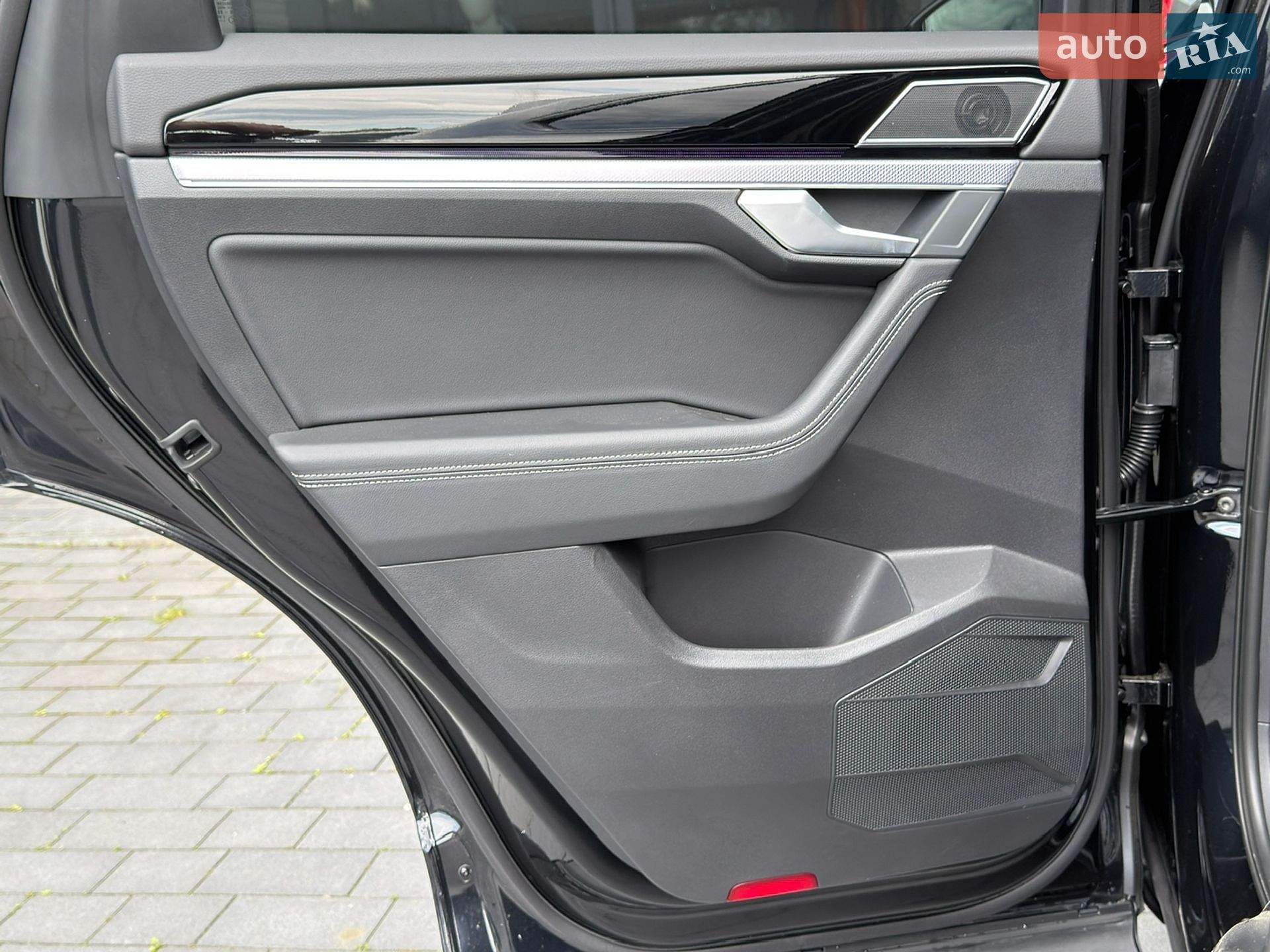 Volkswagen Touareg 2022 VIN WVGZZZCRZND017354 фото оголошення 16 з 63