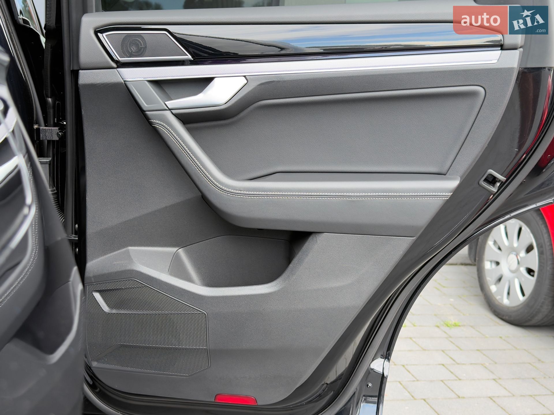 Volkswagen Touareg 2022 VIN WVGZZZCRZND017354 фото оголошення 18 з 63