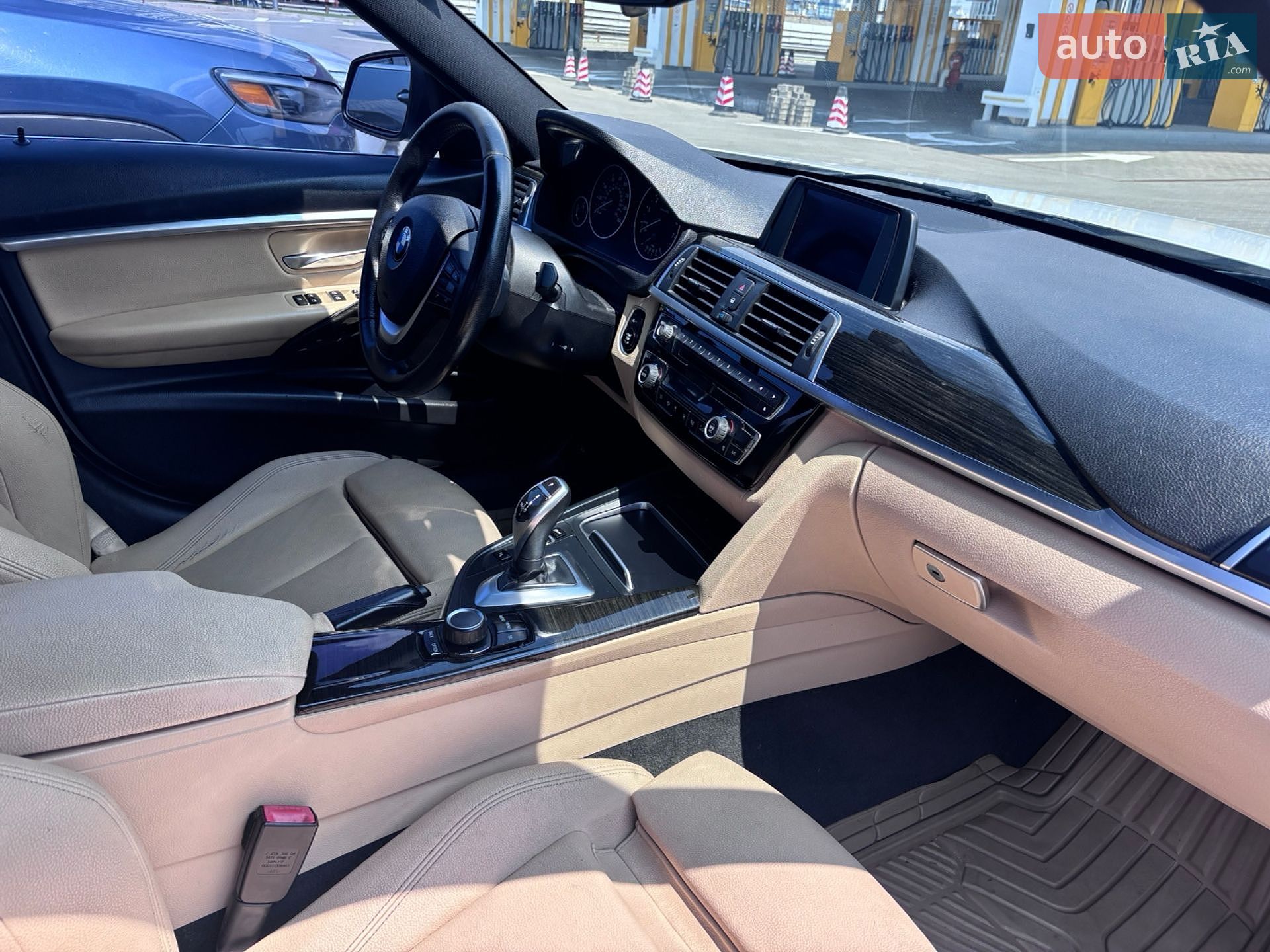 BMW 3 Series 2017 VIN WBA8B9G35HNU56234 фото оголошення 3 з 15