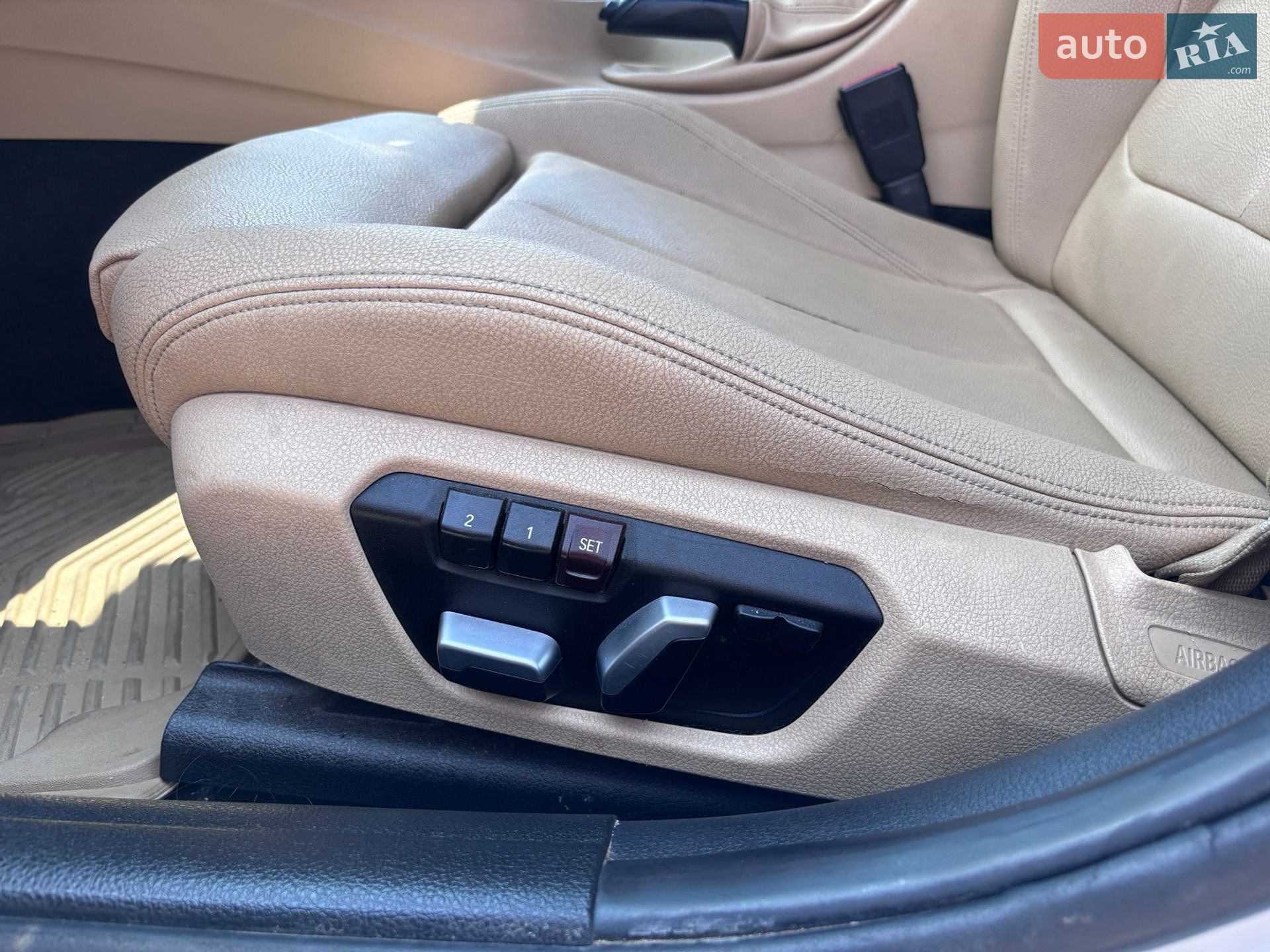 BMW 3 Series 2017 VIN WBA8B9G35HNU56234 фото оголошення 2 з 15