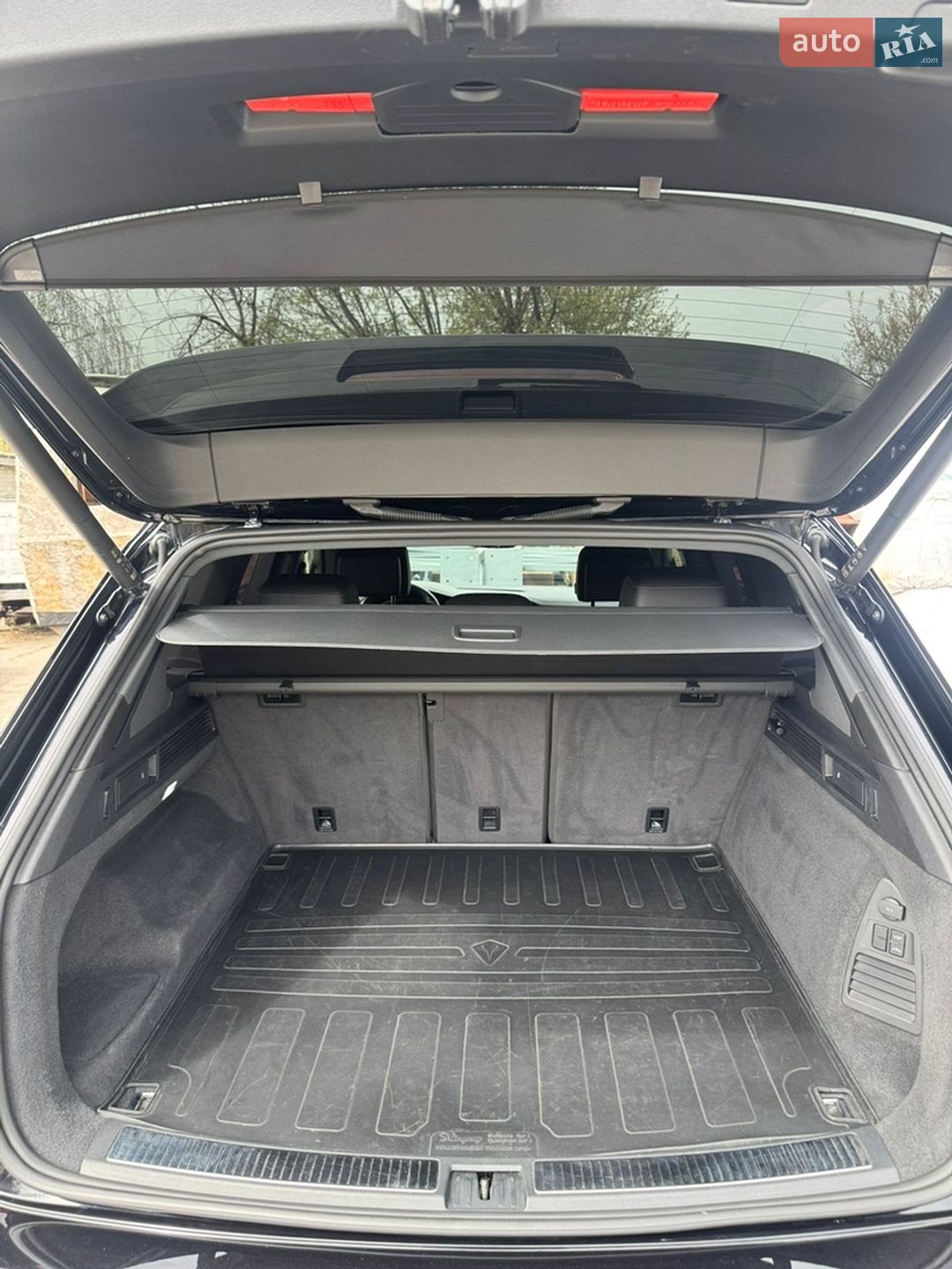 Volkswagen Touareg 2021 VIN WVGZZZCRZMD039658 фото оголошення 11 з 12