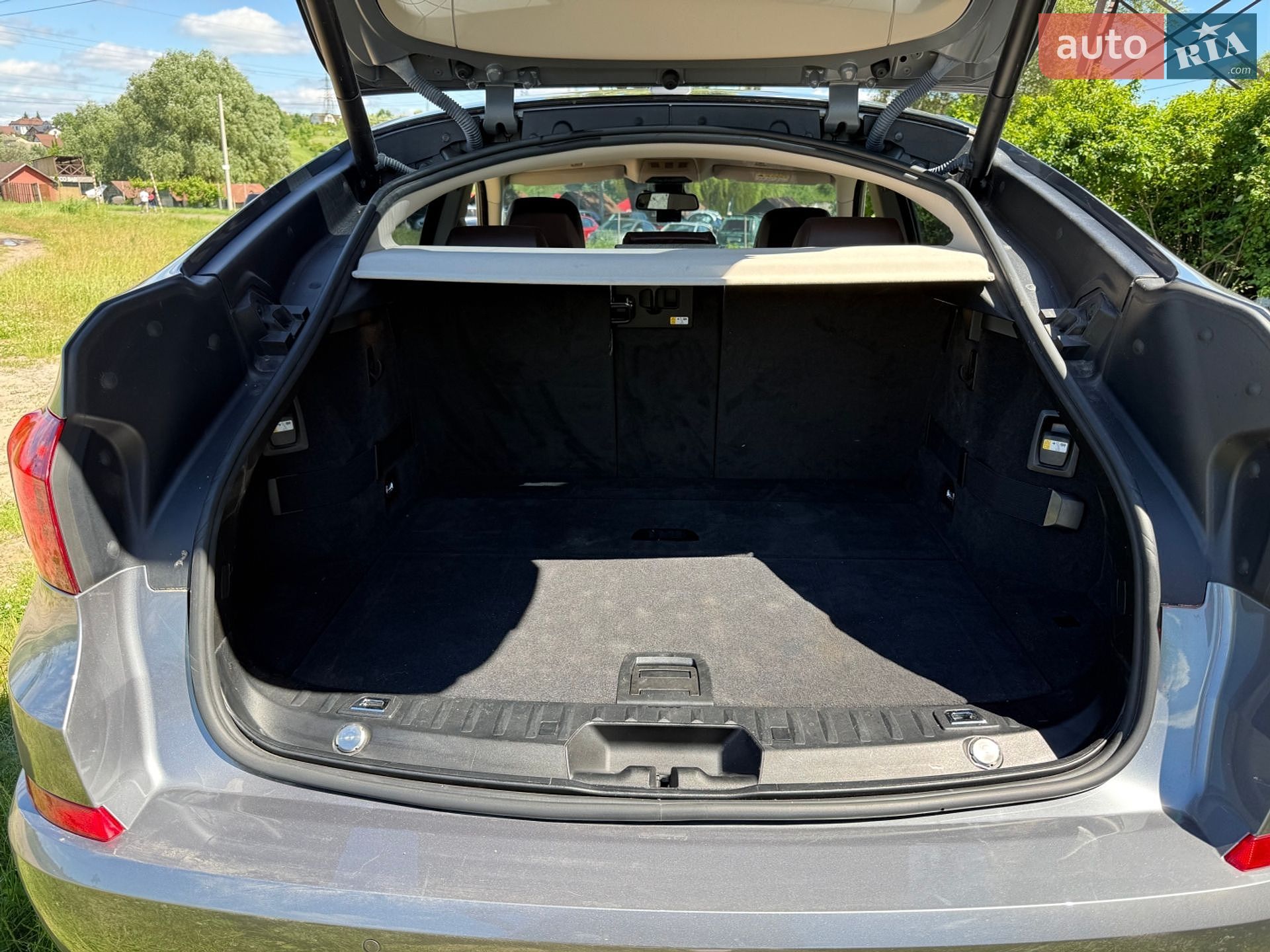 BMW 5 Series GT 2015 VIN WBA5N2105FGJ87704 фото оголошення 12 з 19
