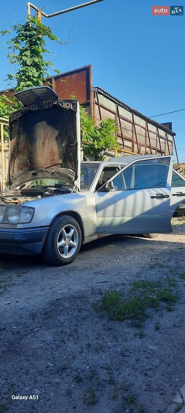 Mercedes-Benz E-Class 1989 VIN WDB1241301B062825 фото оголошення 3 з 9