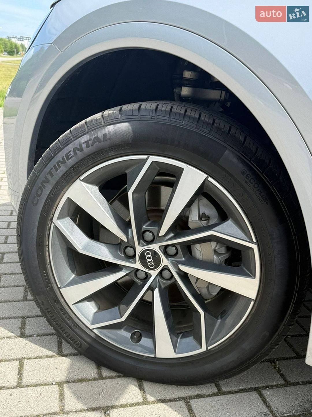 Audi Q5 2020 VIN WA1AAAFY5M2014114 фото оголошення 5 з 38