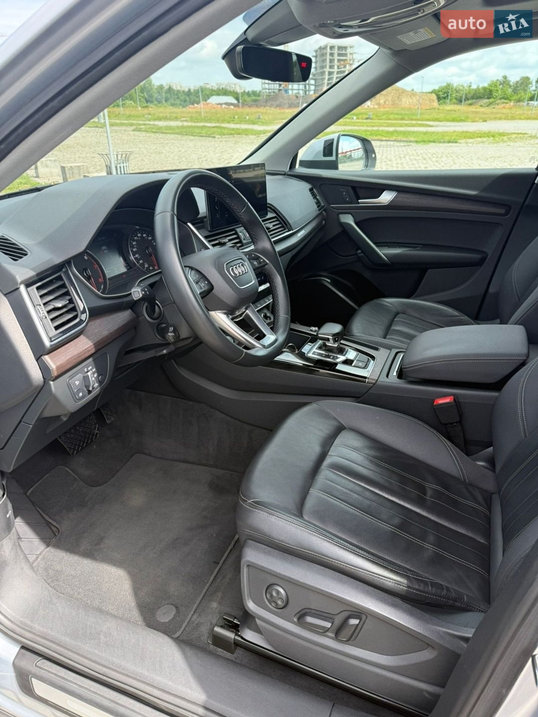 Audi Q5 2020 VIN WA1AAAFY5M2014114 фото оголошення 15 з 38