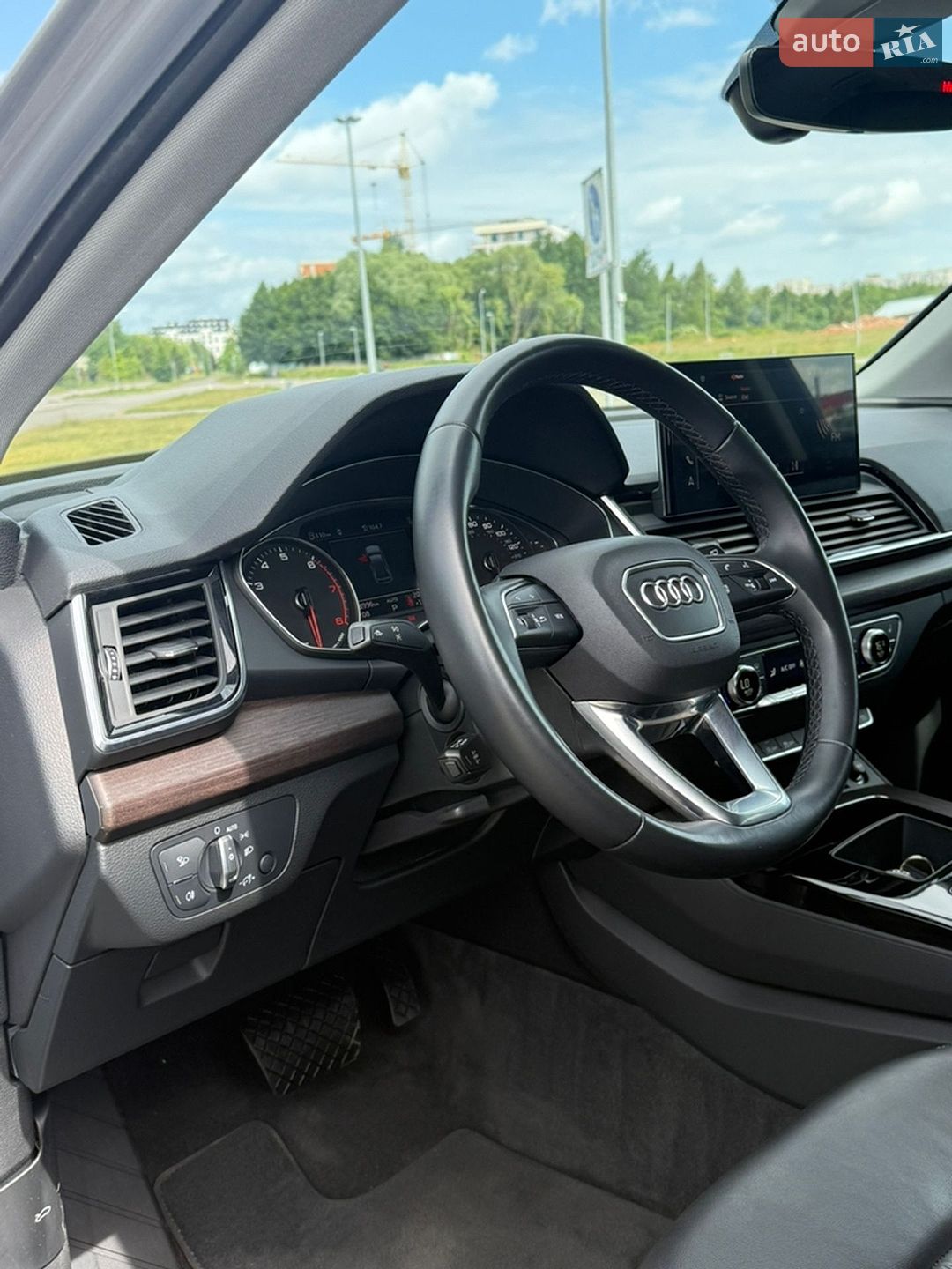 Audi Q5 2020 VIN WA1AAAFY5M2014114 фото оголошення 16 з 38
