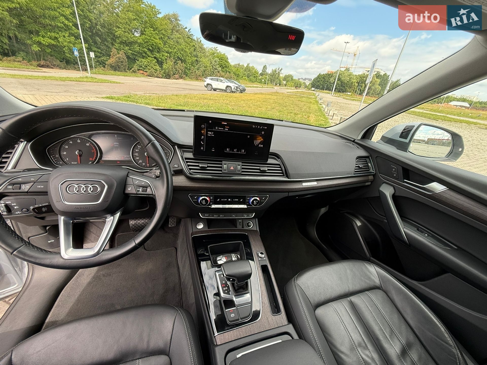 Audi Q5 2020 VIN WA1AAAFY5M2014114 фото оголошення 19 з 38