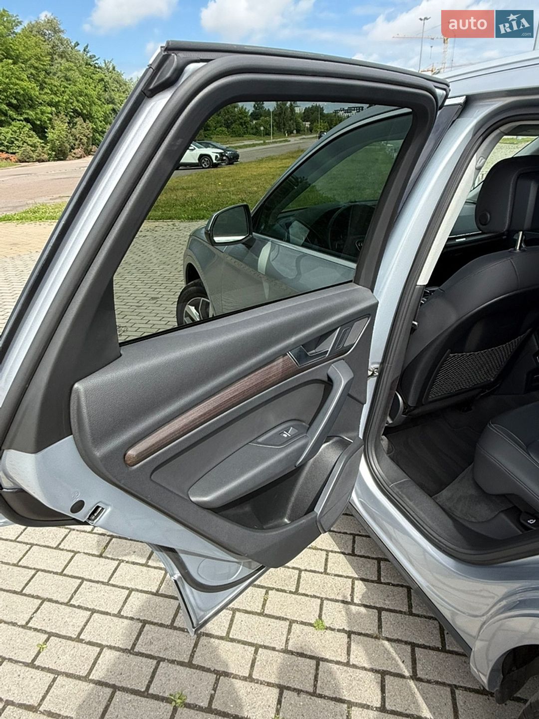 Audi Q5 2020 VIN WA1AAAFY5M2014114 фото оголошення 20 з 38