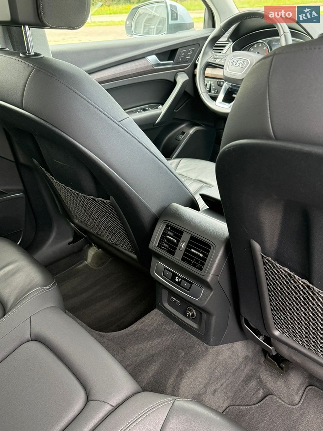 Audi Q5 2020 VIN WA1AAAFY5M2014114 фото оголошення 25 з 38