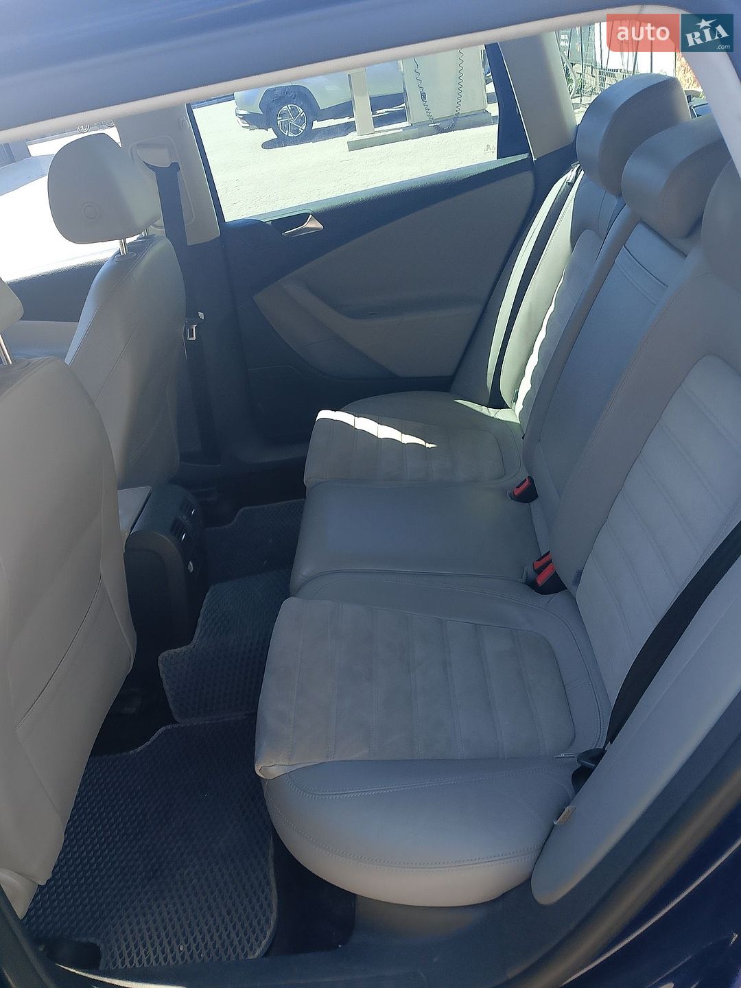 Volkswagen Passat 2010 VIN WVWZZZ3CZAE163929 фото оголошення 8 з 12