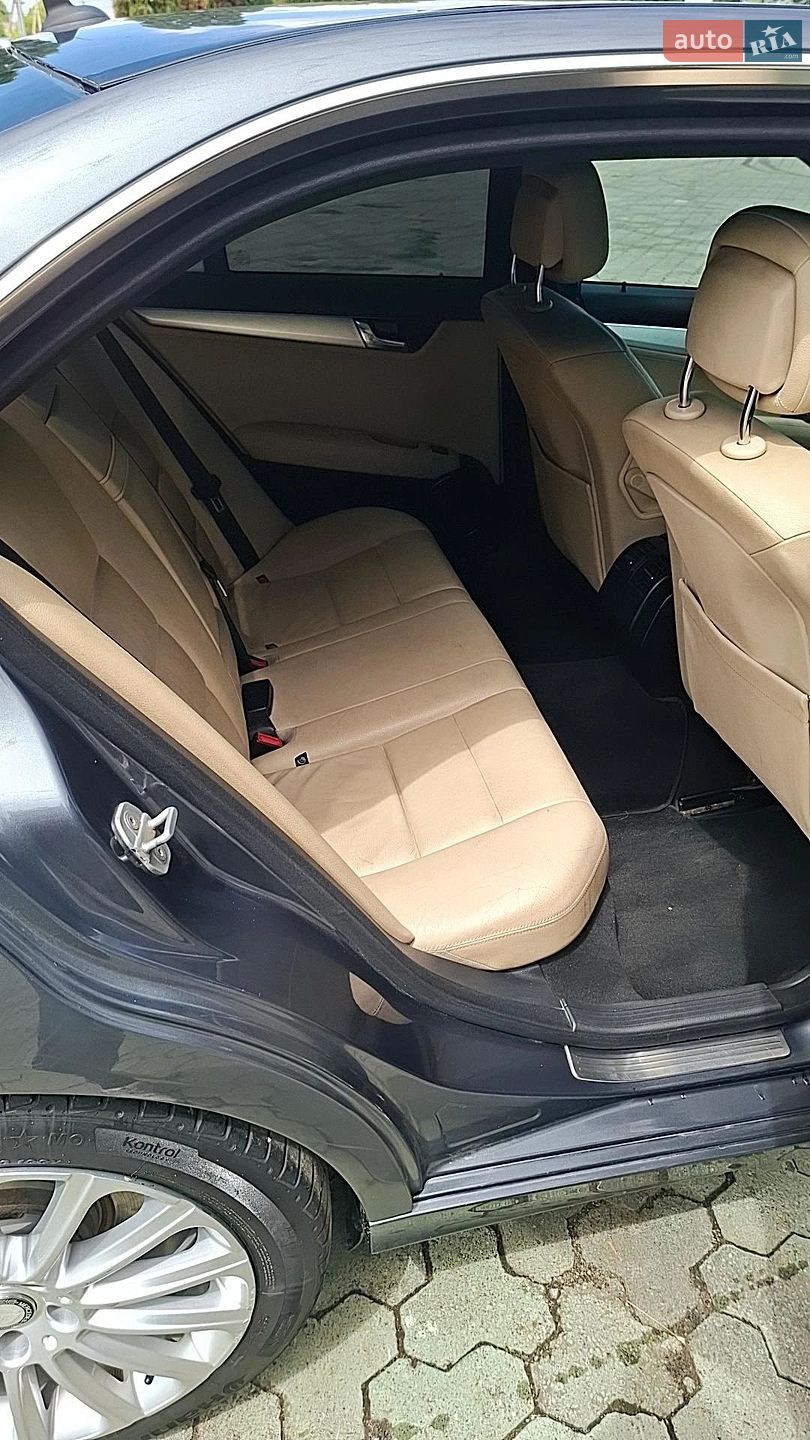 Mercedes-Benz C-Class 2008 VIN WDD2040221F303557 фото оголошення 18 з 19