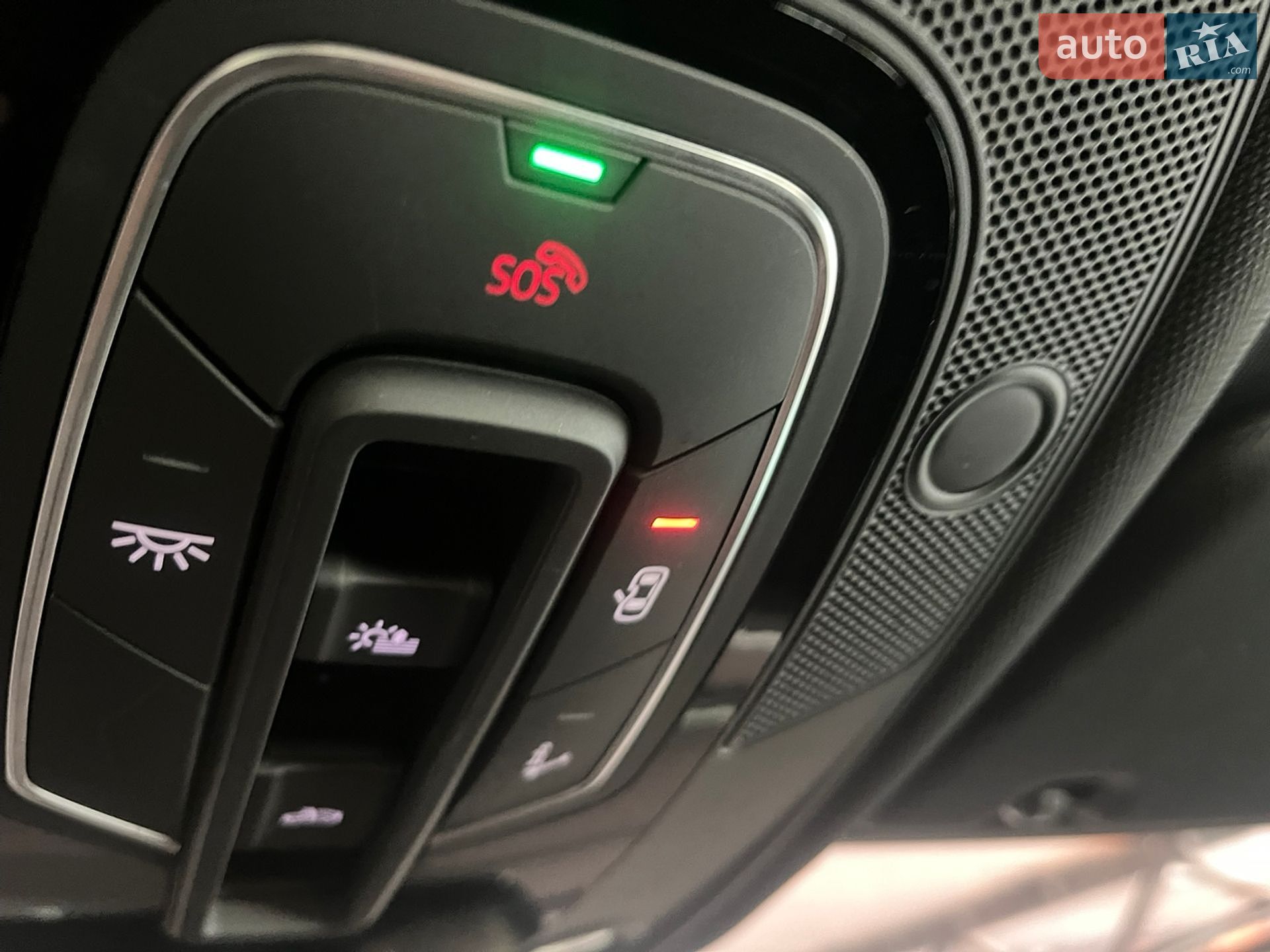 Audi e-tron 2019 VIN WAUZZZGE6KB008014 фото оголошення 8 з 48