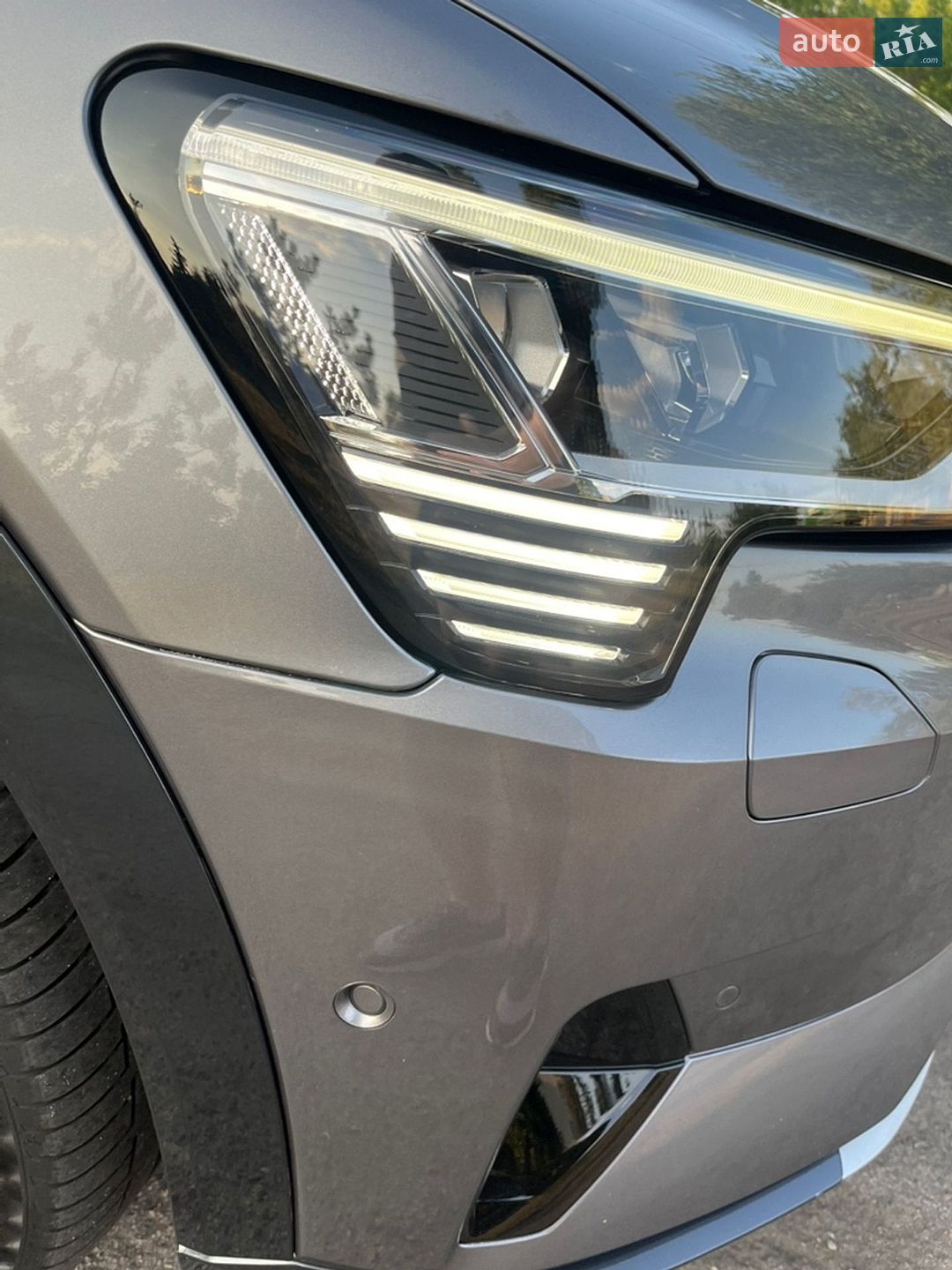 Audi e-tron 2019 VIN WAUZZZGE6KB008014 фото оголошення 13 з 48