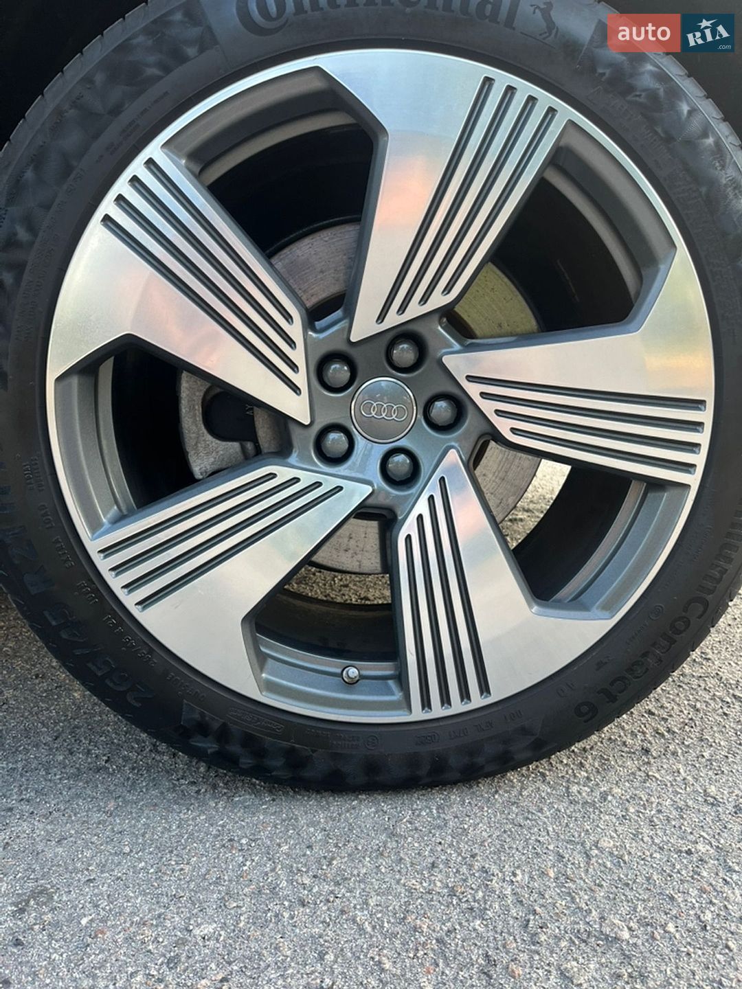 Audi e-tron 2019 VIN WAUZZZGE6KB008014 фото оголошення 36 з 48
