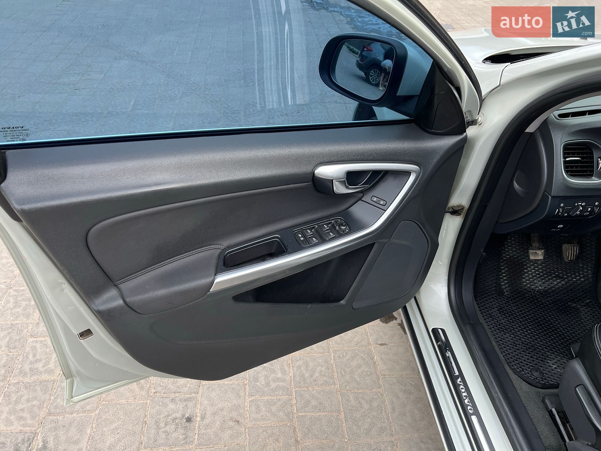 Volvo V60 2011 VIN YV1FW5251B1018961 фото оголошення 16 з 31