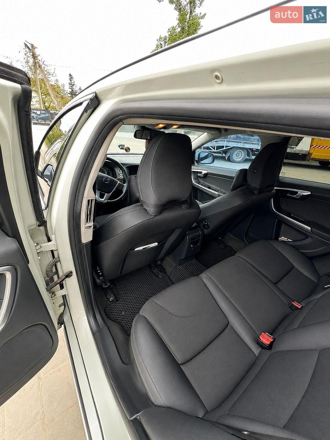 Volvo V60 2011 VIN YV1FW5251B1018961 фото оголошення 24 з 31