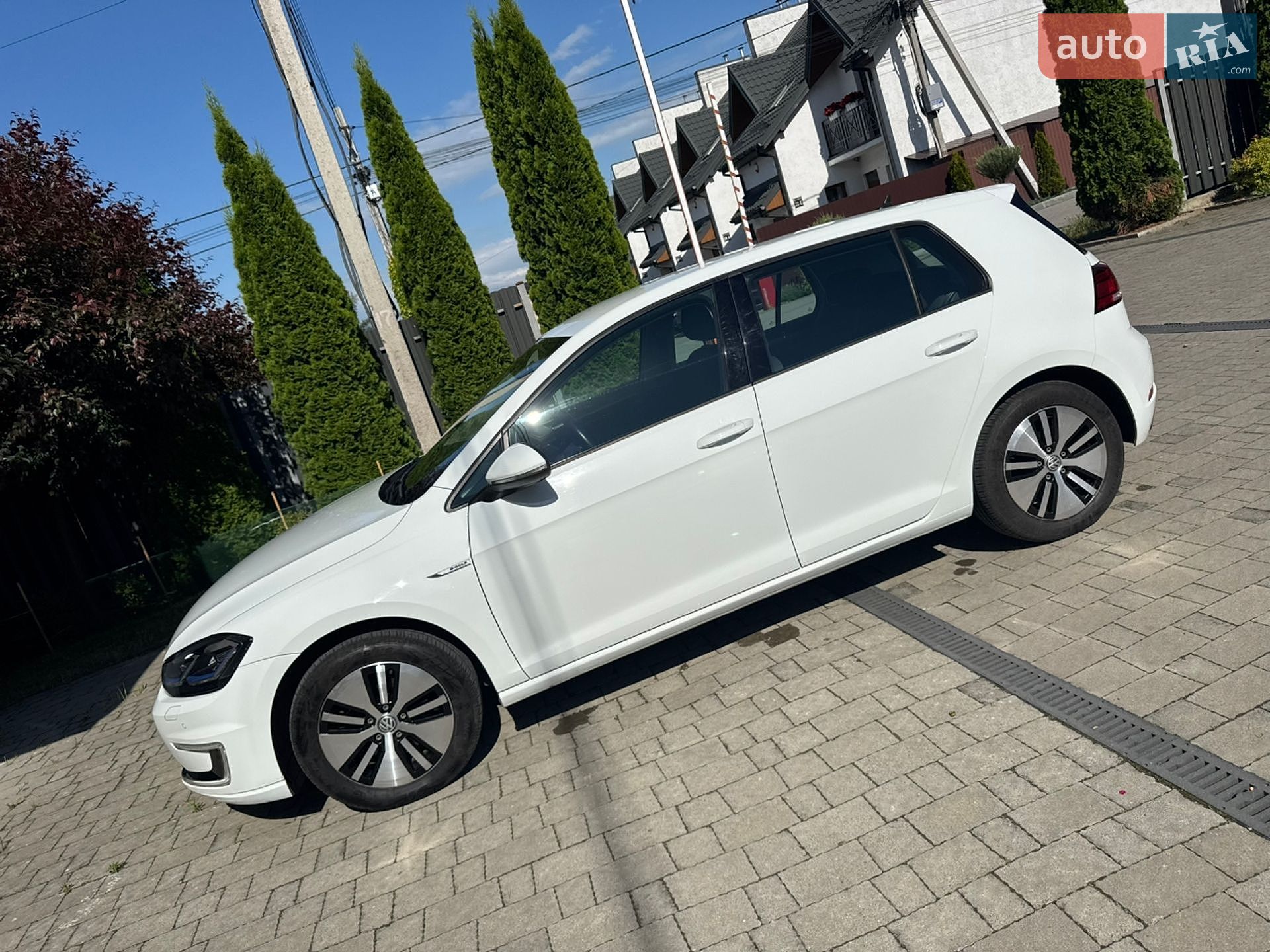 Volkswagen e-Golf 2017 VIN WVWZZZAUZJ8901937 фото оголошення 19 з 26