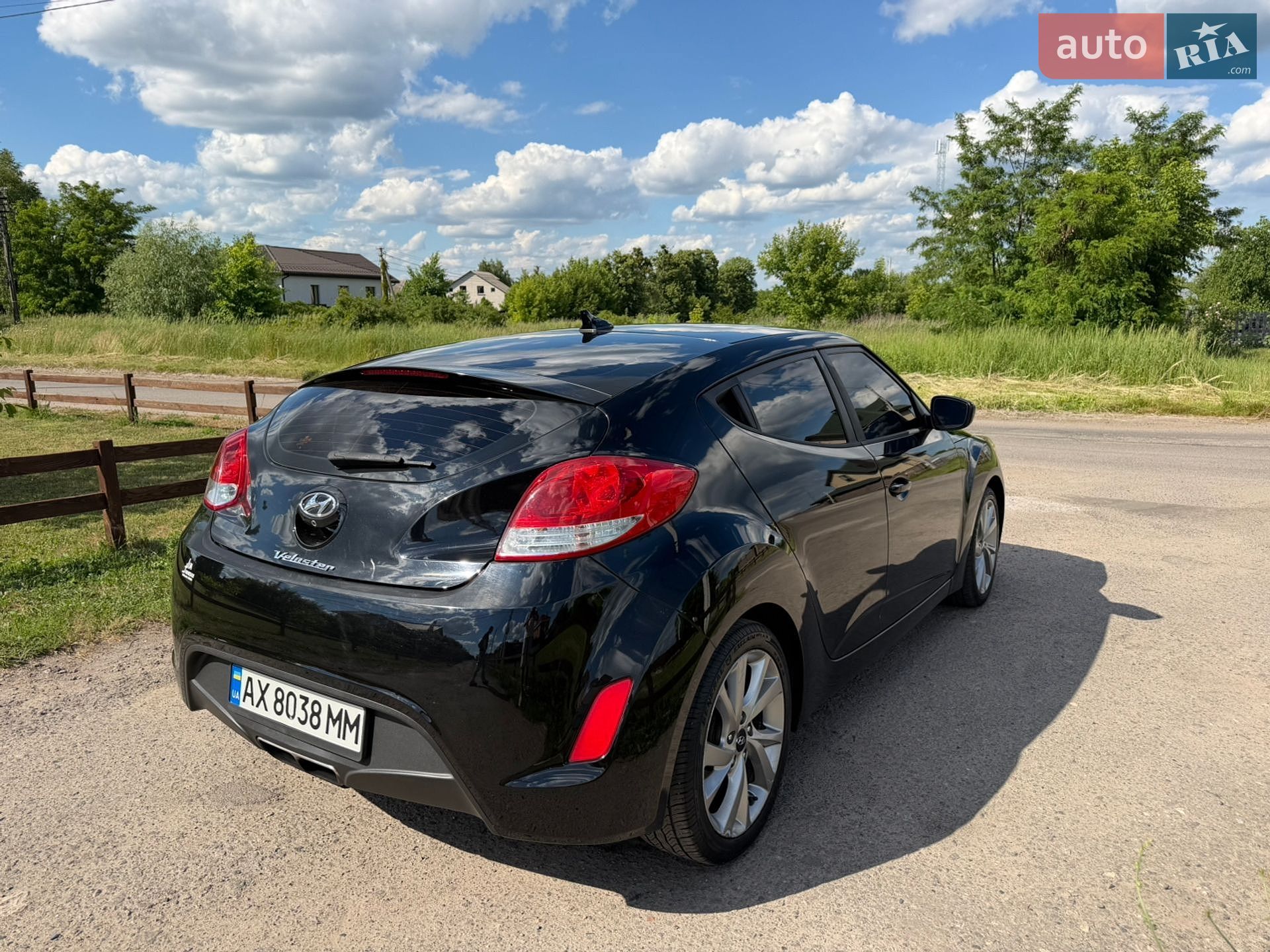 Hyundai Veloster 2017 VIN KMHTC6AD1HU317987 фото оголошення 2 з 10