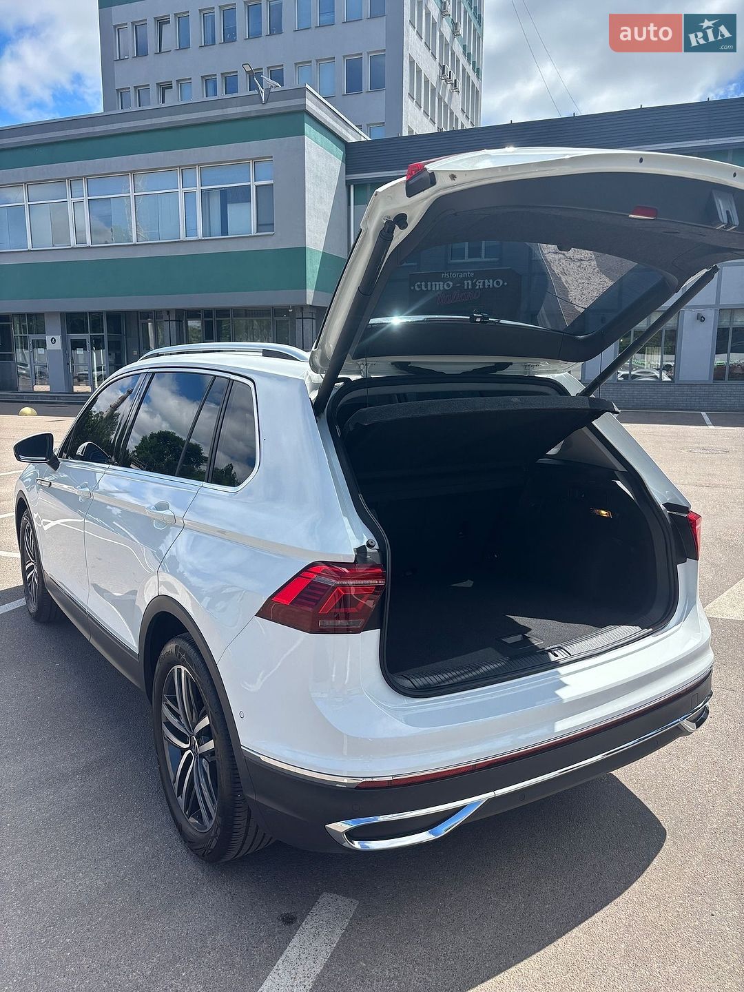 Volkswagen Tiguan 2021 VIN WVGZZZ5NZNW502377 фото оголошення 31 з 92