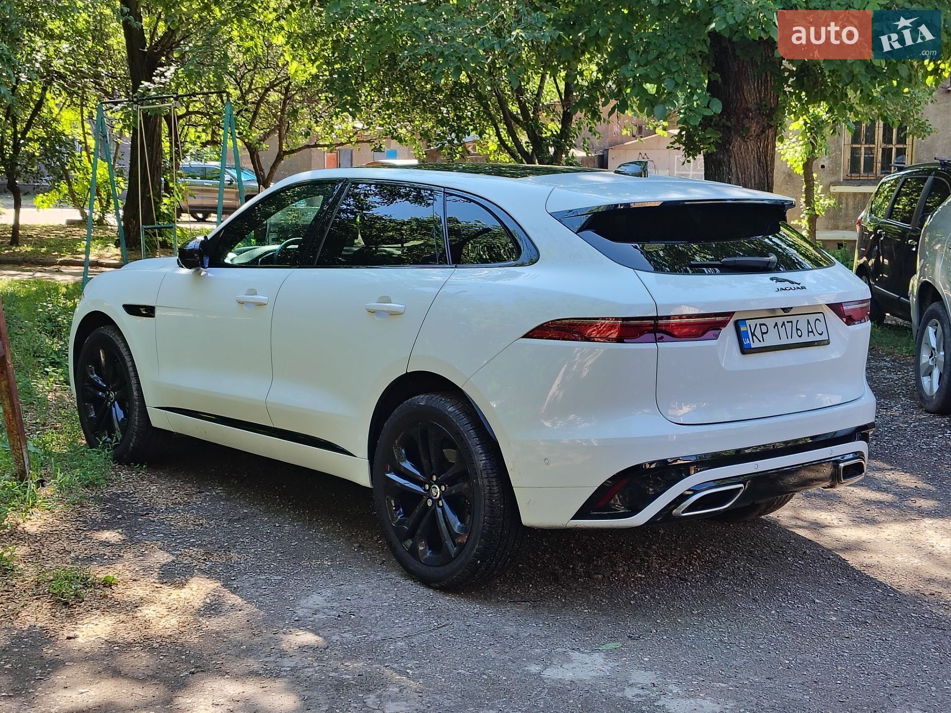 Jaguar F-Pace 2023 VIN SADCT2FU1RA739500 фото оголошення 10 з 28