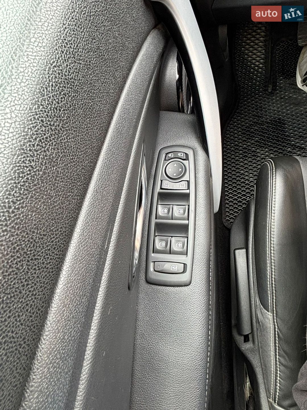 Renault Megane 2011 VIN VF1KZ5G0645826028 фото оголошення 2 з 9