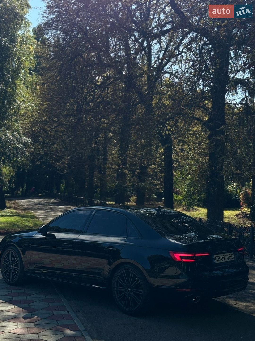 Audi A4 2017 VIN WAUANAF42HN019196 фото оголошення 19 з 24