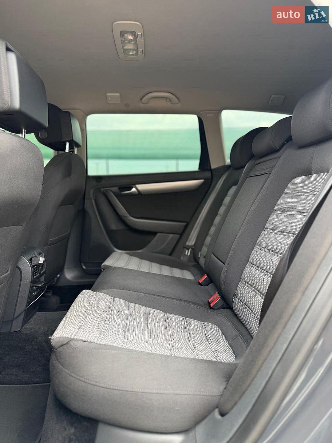 Volkswagen Passat 2012 VIN WVWZZZ3CZDE036411 фото оголошення 4 з 5