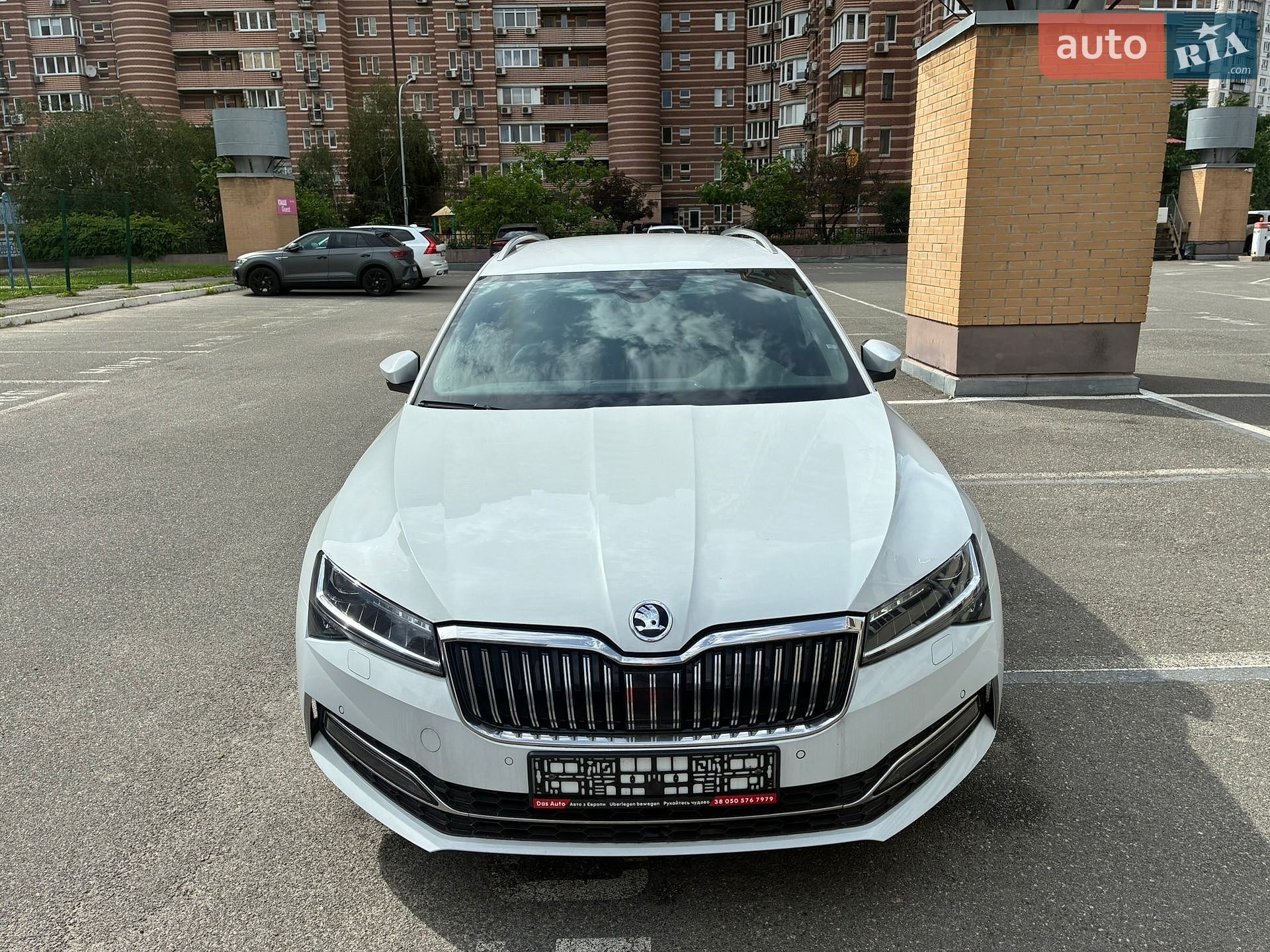 Skoda Superb 2023 VIN TMBLR7NPXP7018461 фото оголошення 5 з 177