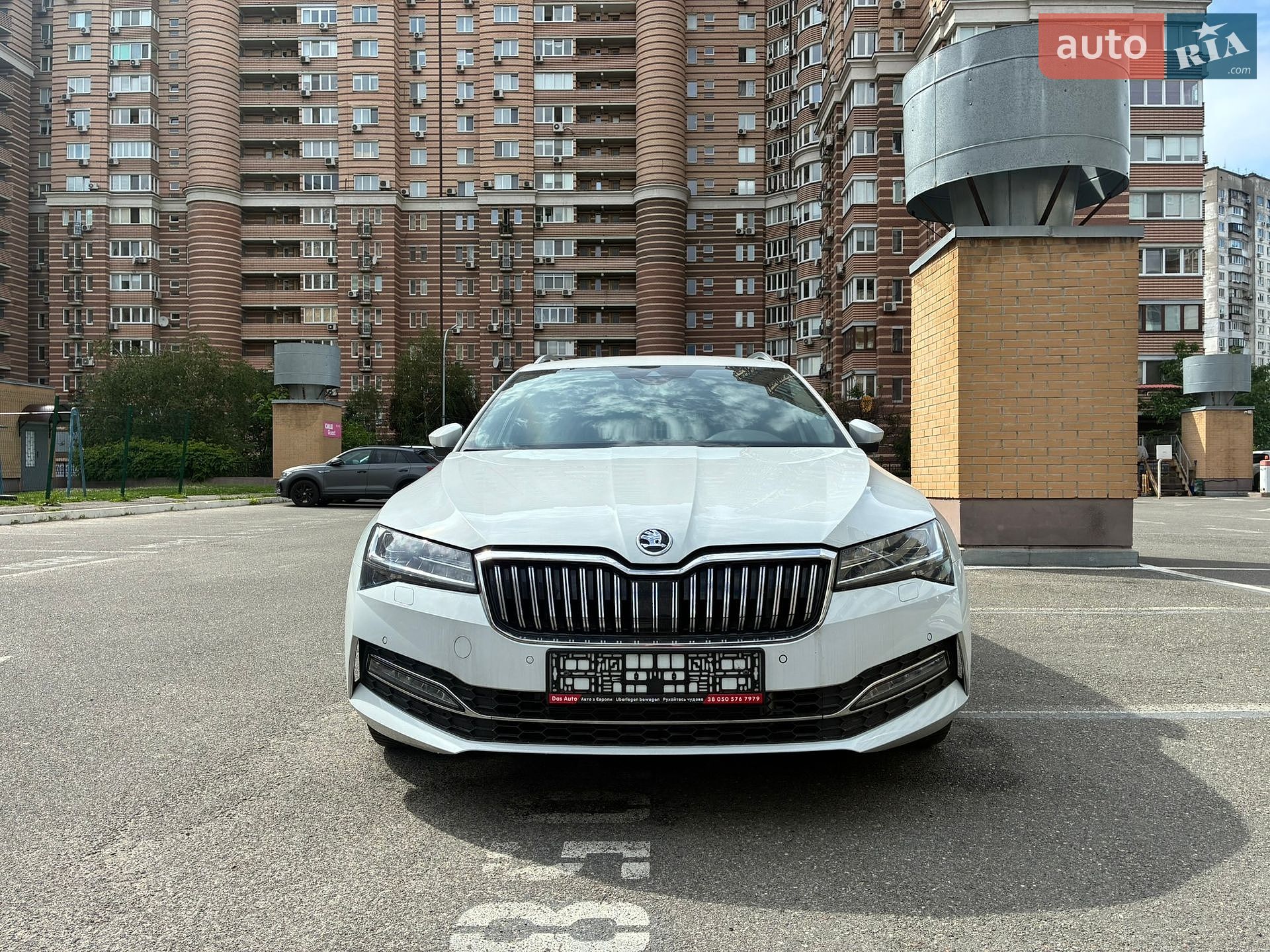Skoda Superb 2023 VIN TMBLR7NPXP7018461 фото оголошення 6 з 177