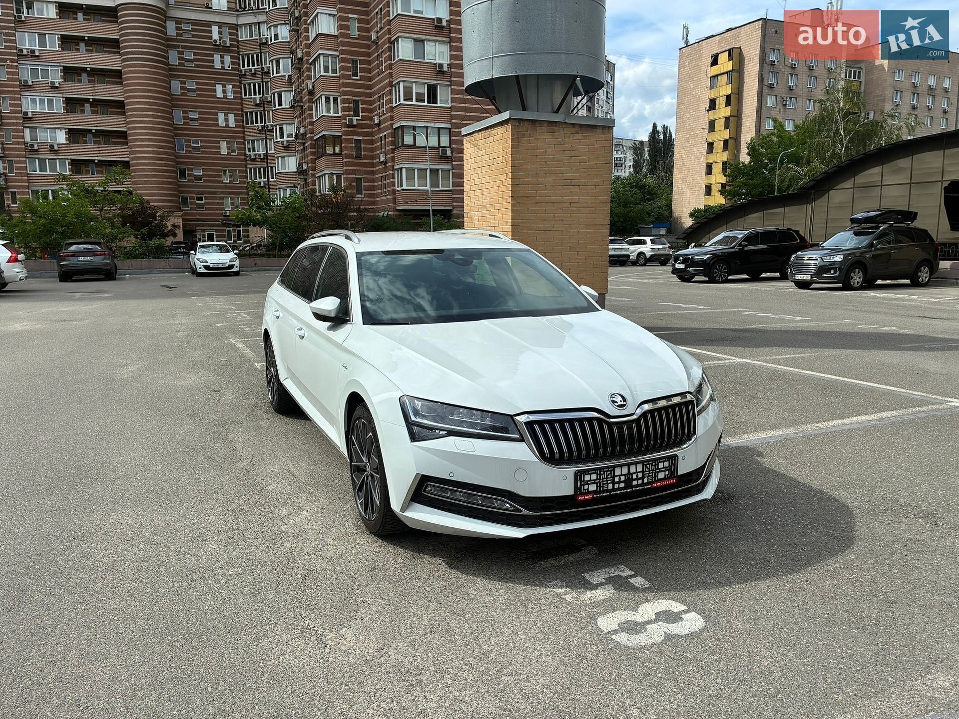 Skoda Superb 2023 VIN TMBLR7NPXP7018461 фото оголошення 8 з 177