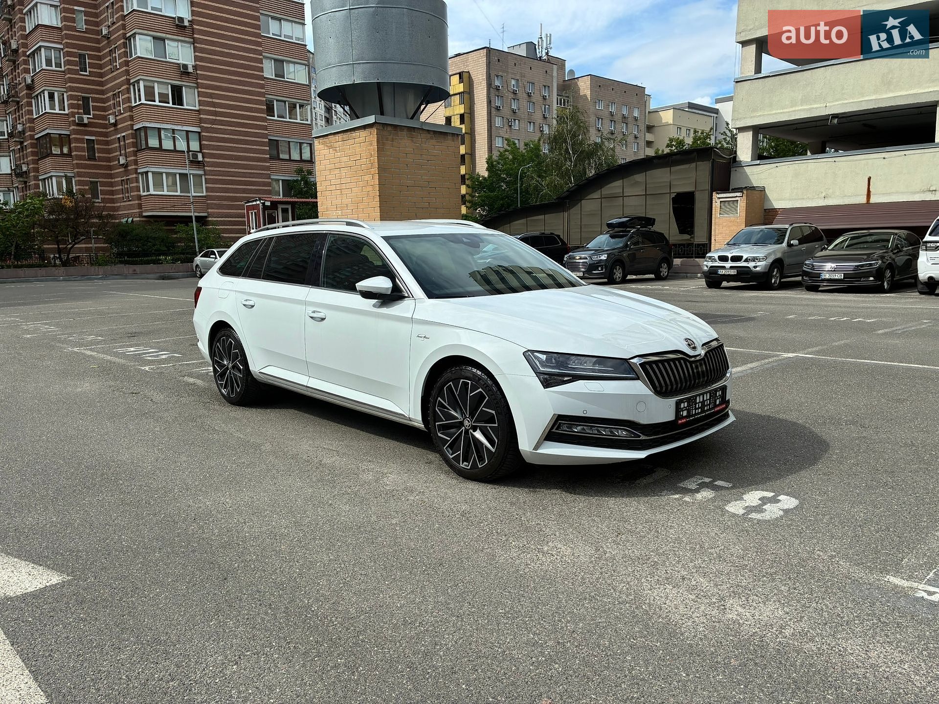Skoda Superb 2023 VIN TMBLR7NPXP7018461 фото оголошення 11 з 177