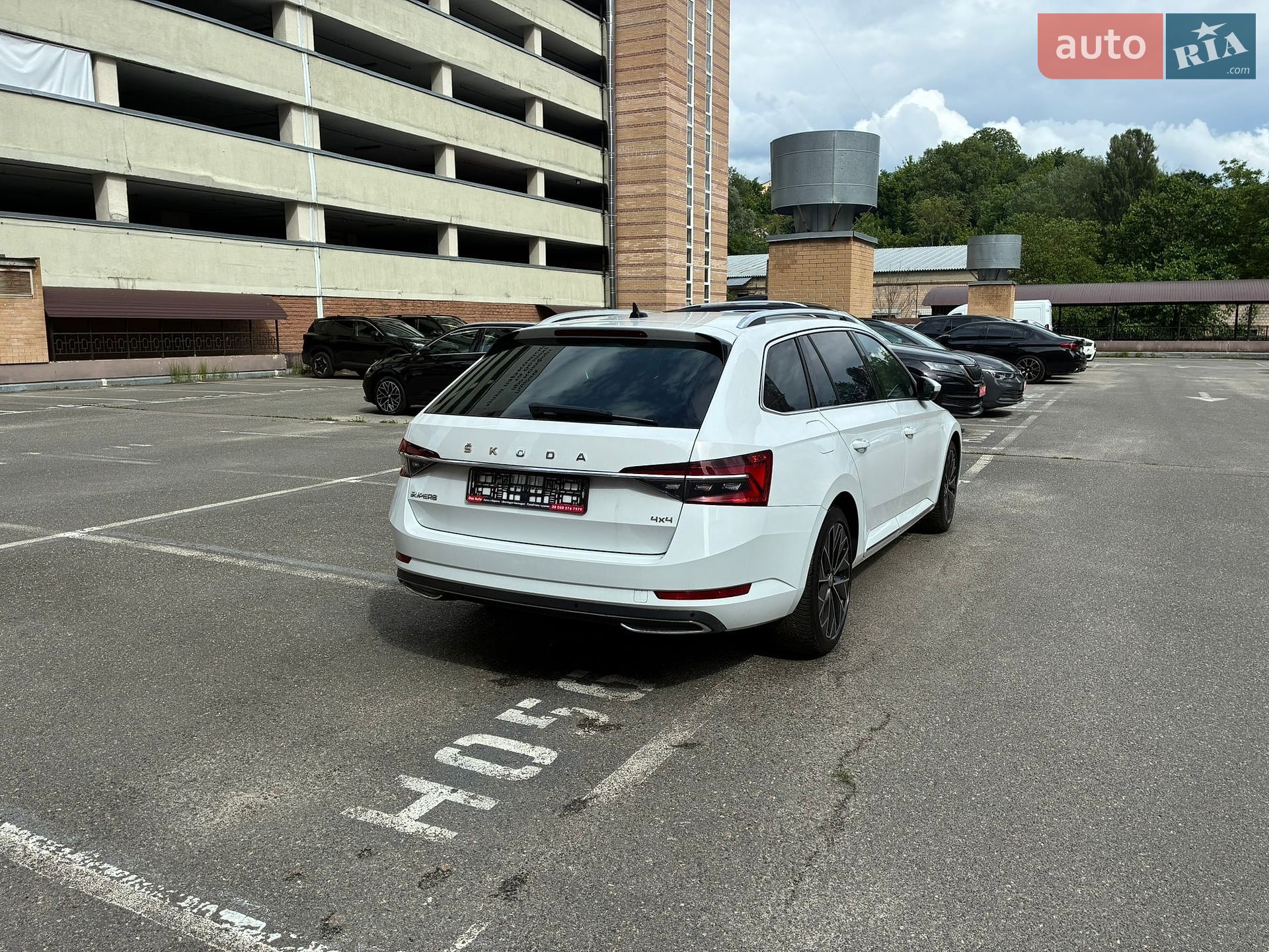 Skoda Superb 2023 VIN TMBLR7NPXP7018461 фото оголошення 22 з 177
