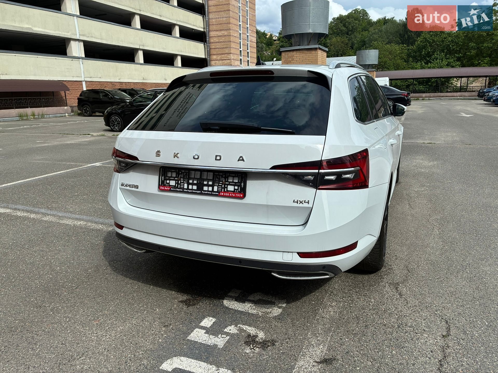 Skoda Superb 2023 VIN TMBLR7NPXP7018461 фото оголошення 34 з 177