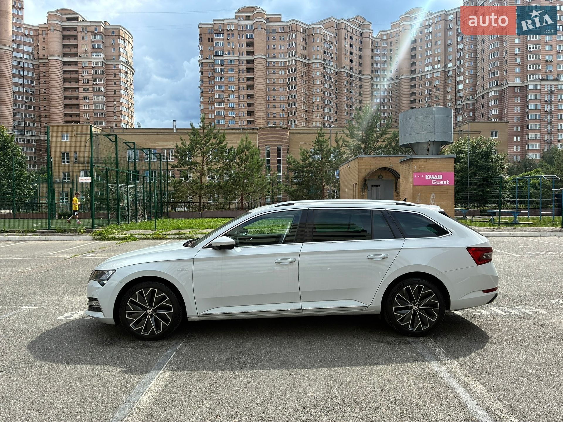 Skoda Superb 2023 VIN TMBLR7NPXP7018461 фото оголошення 2 з 177