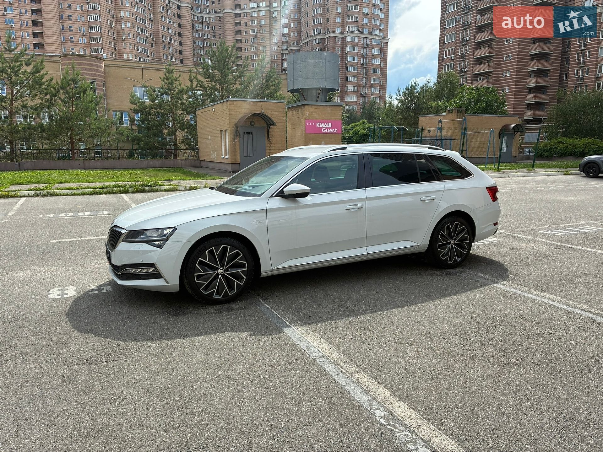 Skoda Superb 2023 VIN TMBLR7NPXP7018461 фото оголошення 33 з 177