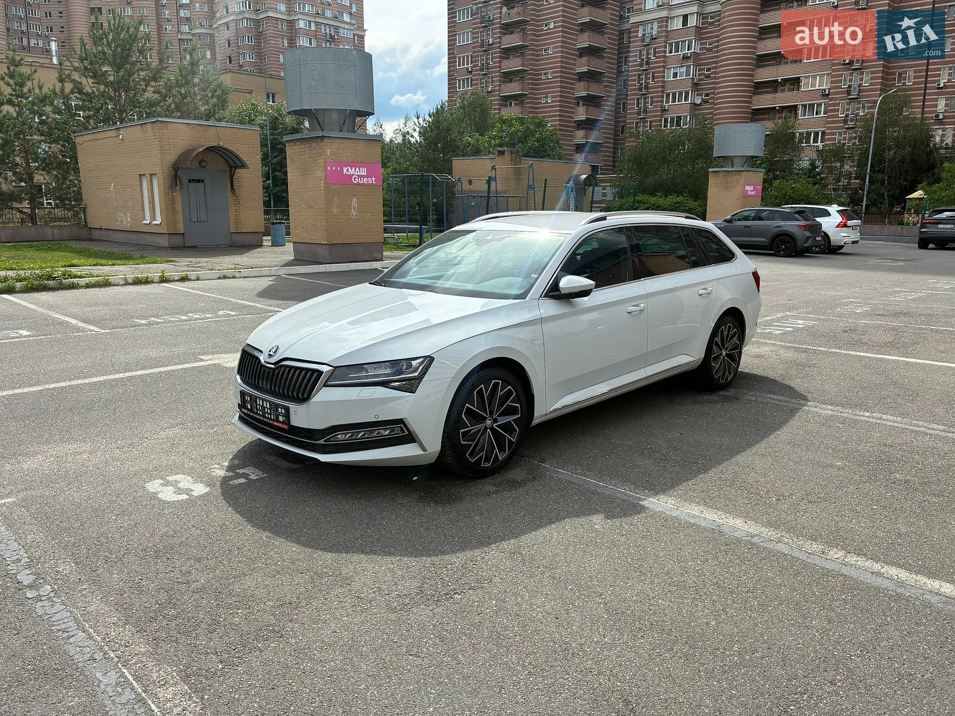 Skoda Superb 2023 VIN TMBLR7NPXP7018461 фото оголошення 36 з 177