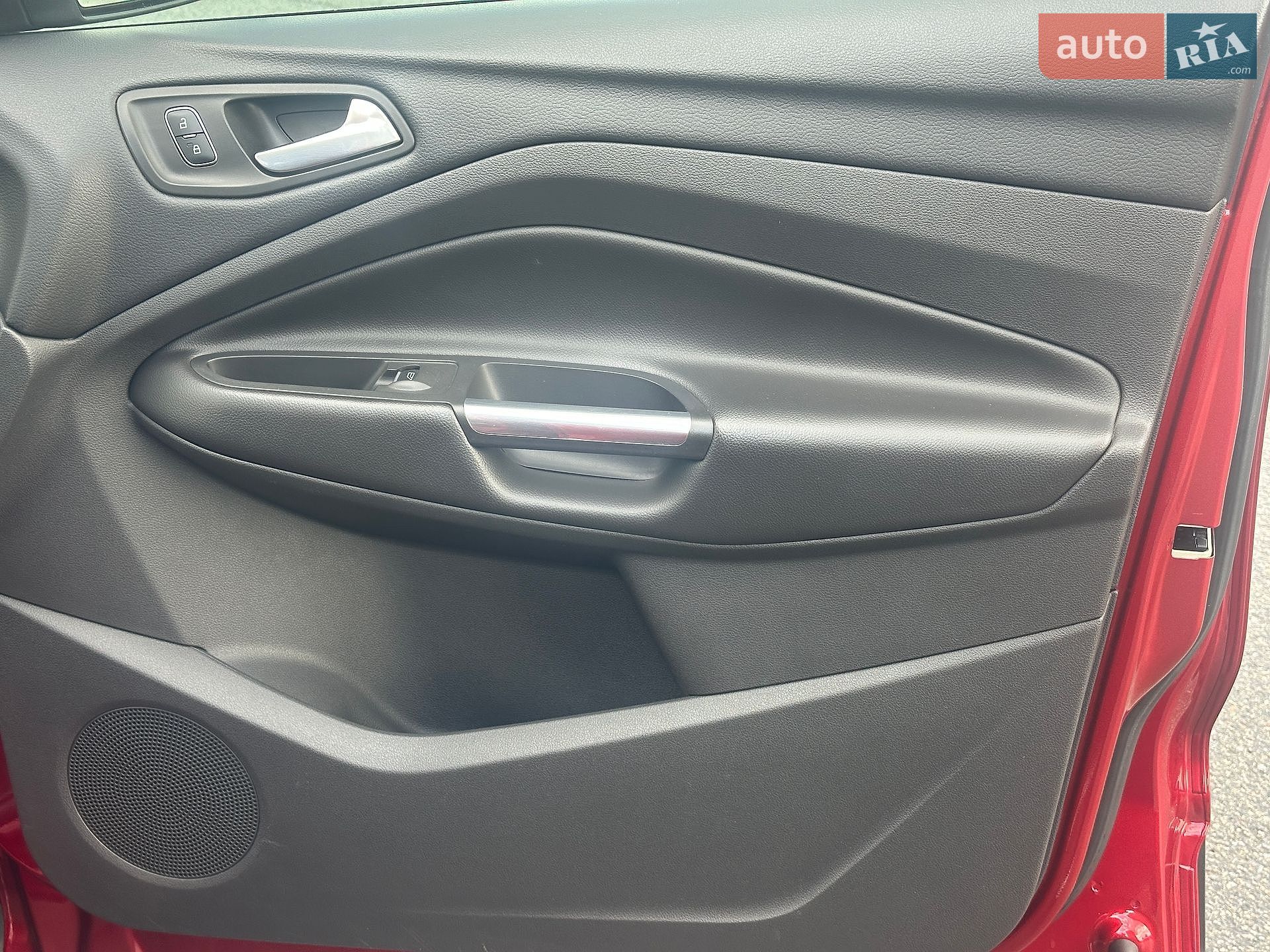 Ford Kuga 2019 VIN WF0AXXWPMAKY79762 фото оголошення 40 з 48
