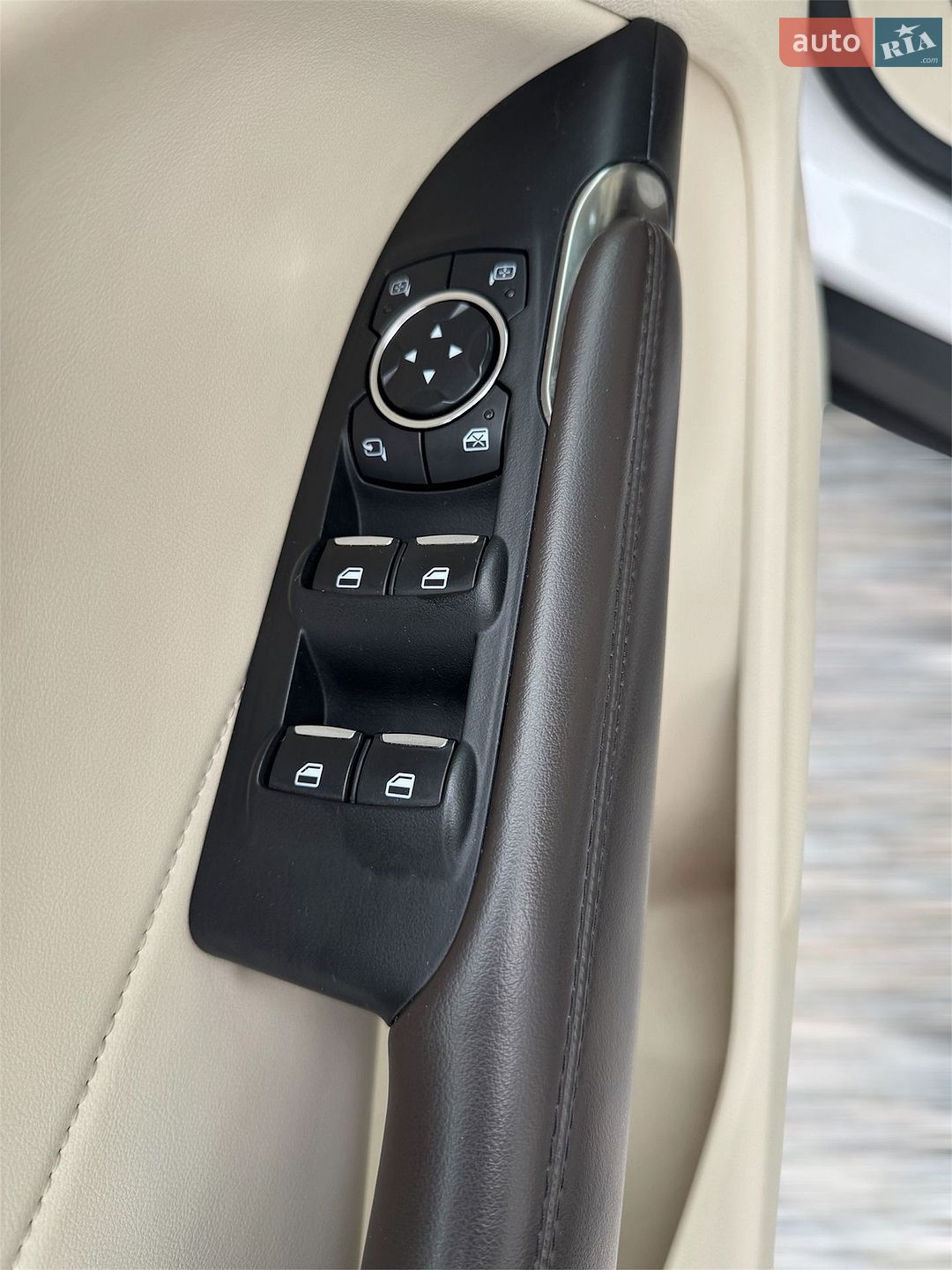 Lincoln MKC 2014 VIN 5LMCJ1A95FUJ26698 фото оголошення 21 з 43