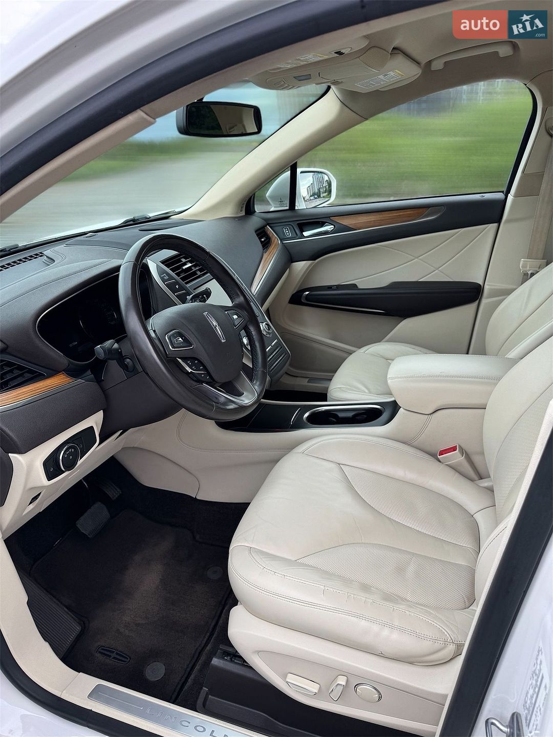 Lincoln MKC 2014 VIN 5LMCJ1A95FUJ26698 фото оголошення 22 з 43