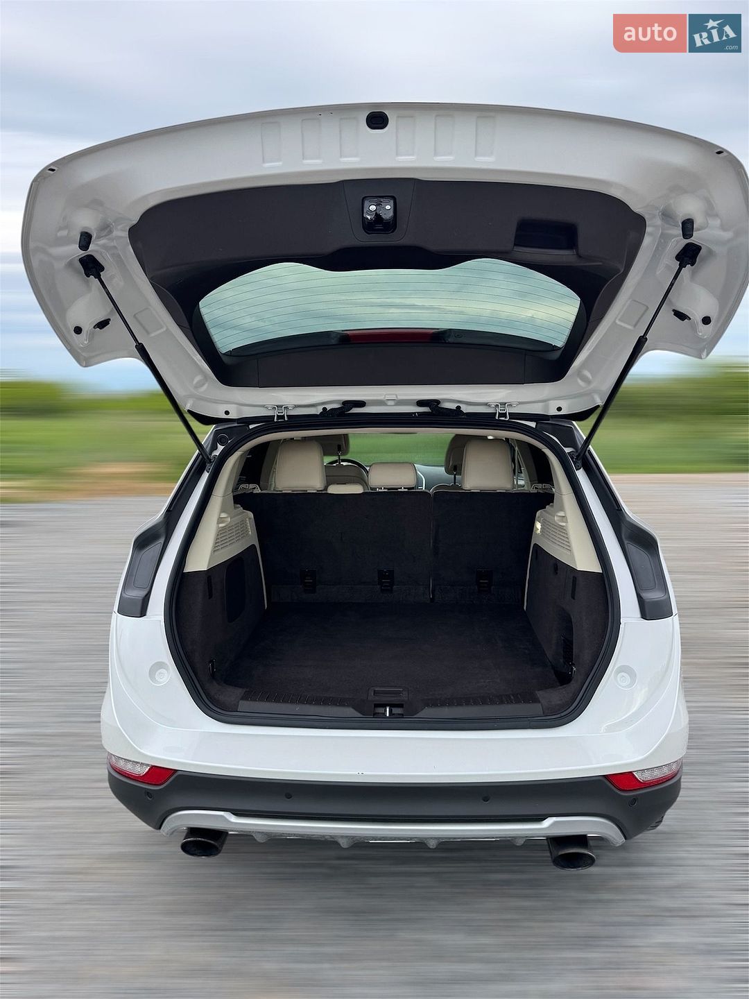 Lincoln MKC 2014 VIN 5LMCJ1A95FUJ26698 фото оголошення 8 з 43