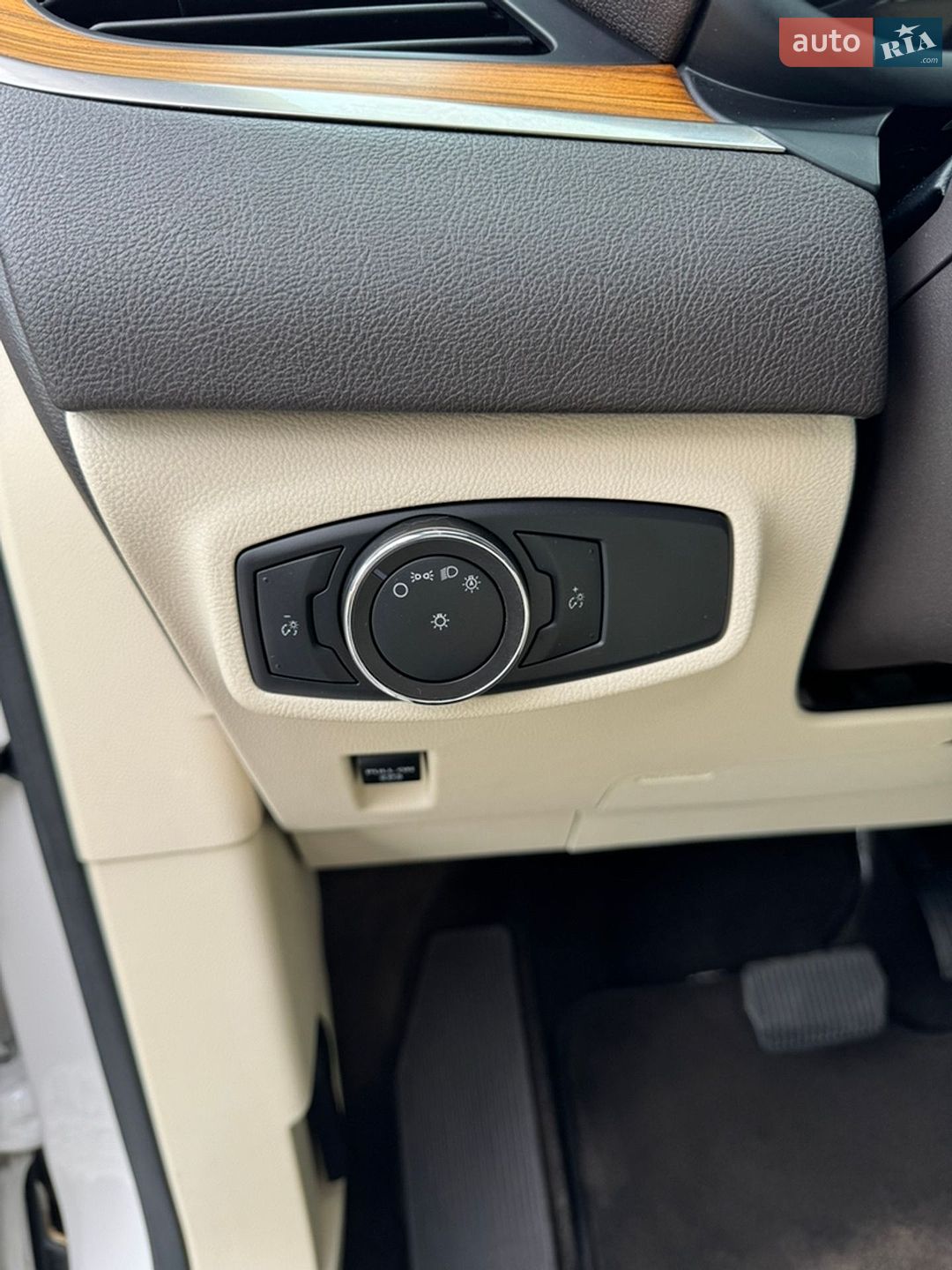 Lincoln MKC 2014 VIN 5LMCJ1A95FUJ26698 фото оголошення 41 з 43