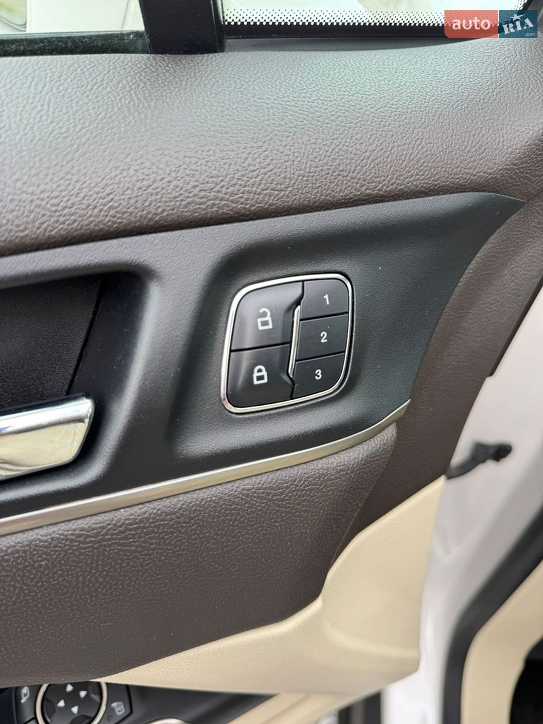 Lincoln MKC 2014 VIN 5LMCJ1A95FUJ26698 фото оголошення 42 з 43