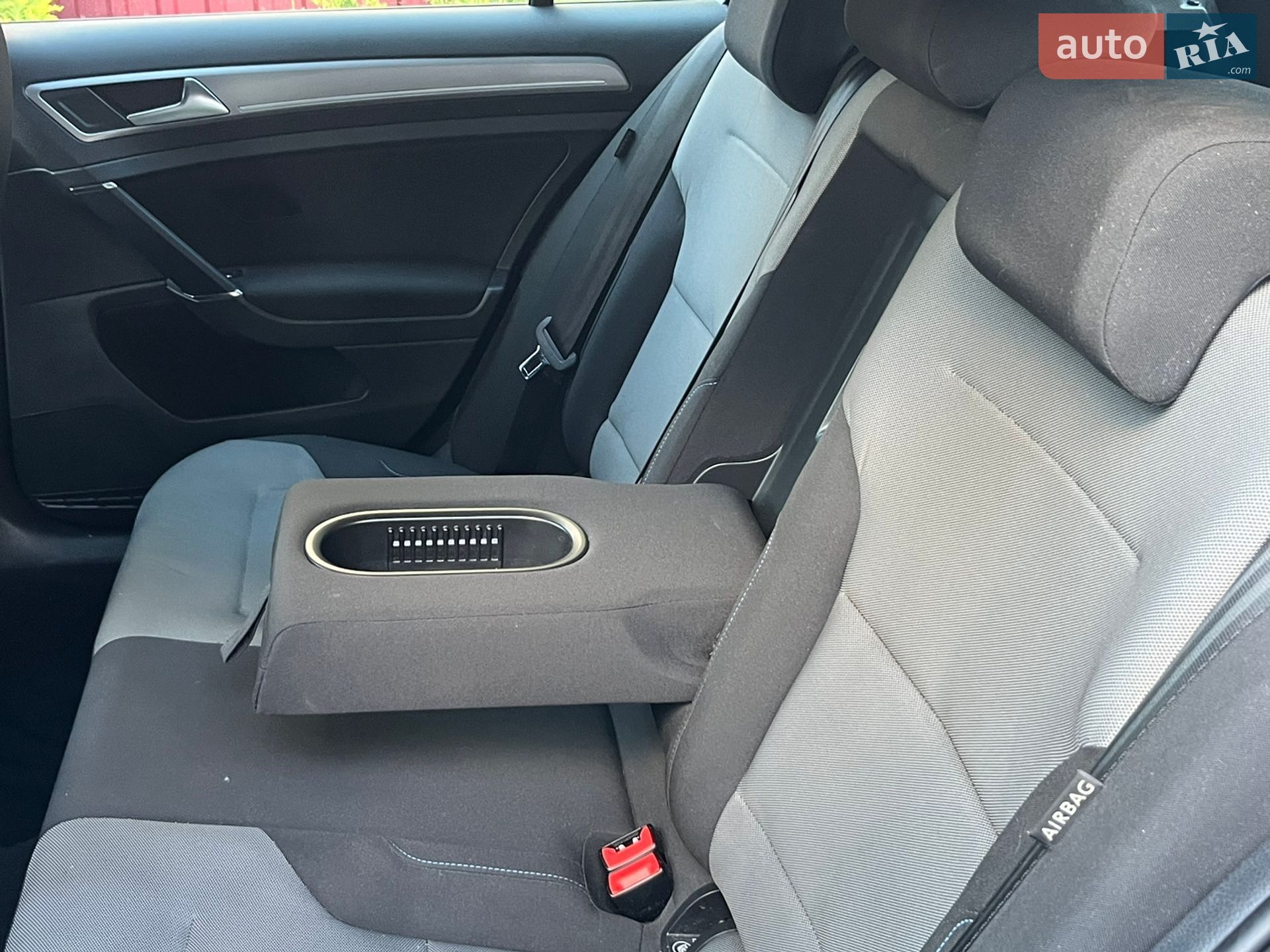 Volkswagen Golf 2016 VIN WVWZZZAUZHW902507 фото оголошення 12 з 27