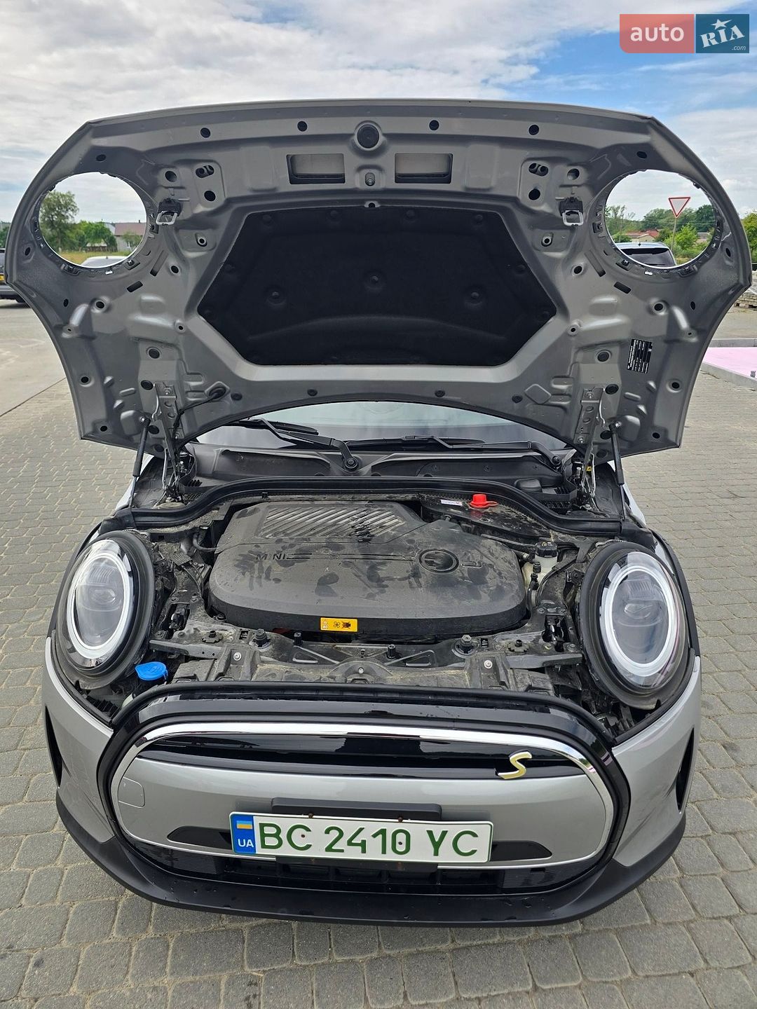 Mini Cooper 2023 VIN WMW13DJ09R2V40611 фото оголошення 7 з 25
