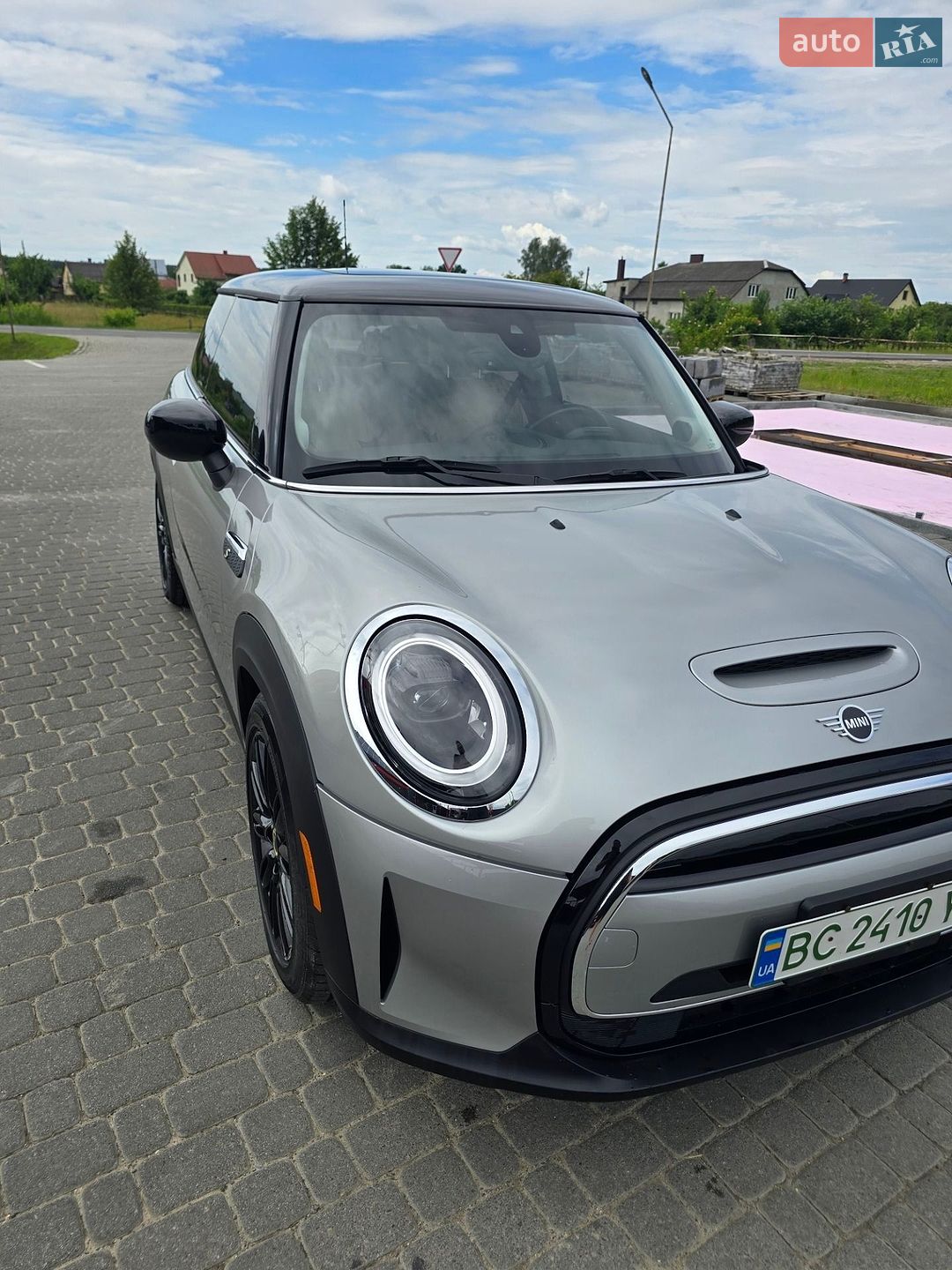 Mini Cooper 2023 VIN WMW13DJ09R2V40611 фото оголошення 6 з 25