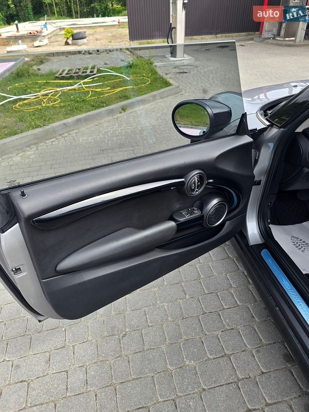 Mini Cooper 2023 VIN WMW13DJ09R2V40611 фото оголошення 10 з 25